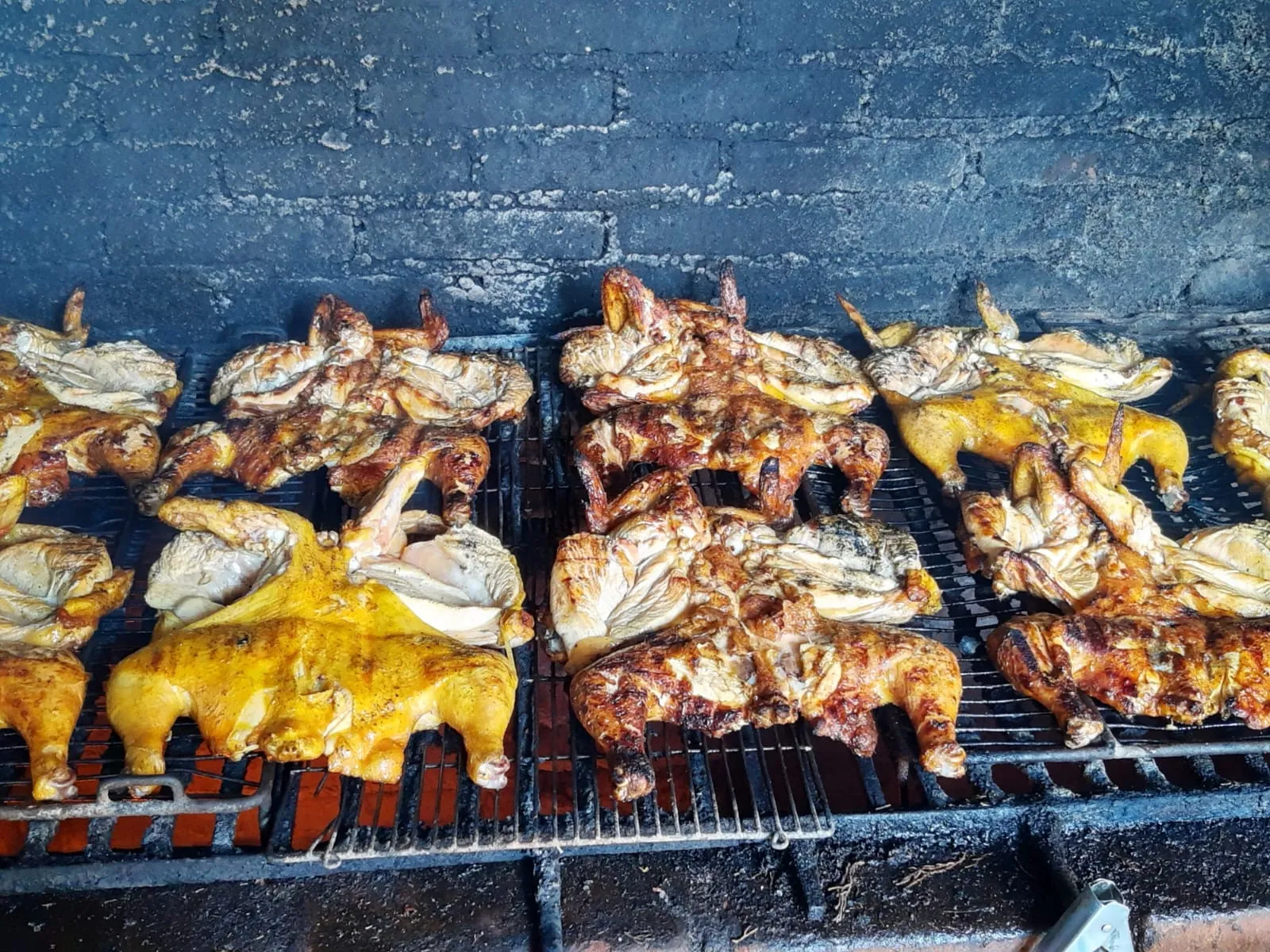 Pollos a la leña VAAE'S image 1