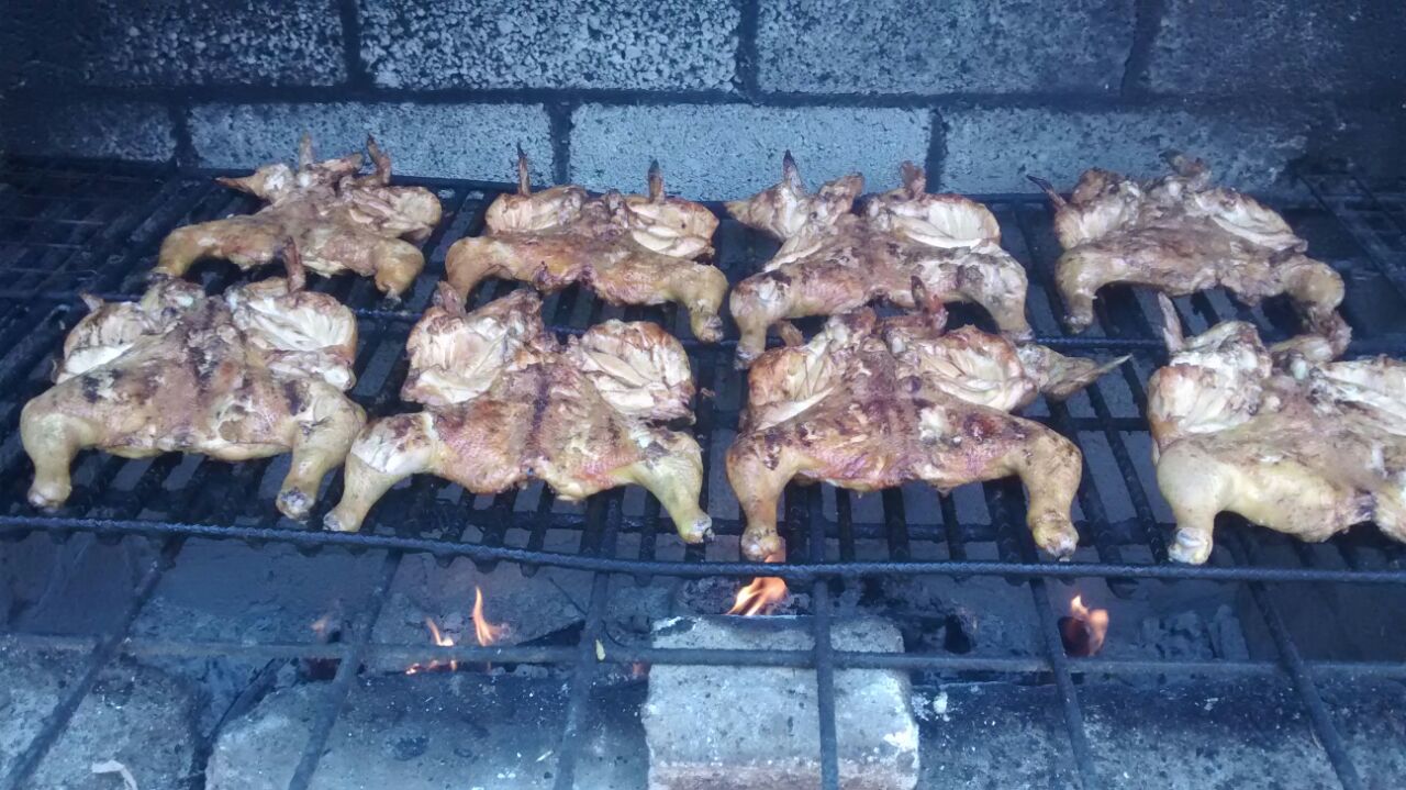 Pollos a la leña VAAE'S image 8