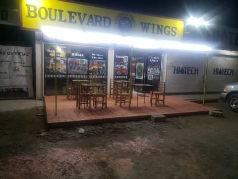 Boulevard Wings image 1