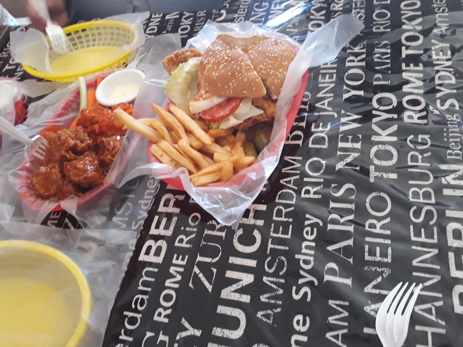 Boulevard Wings image 8