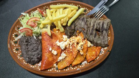 Los faroles restaurante image 8