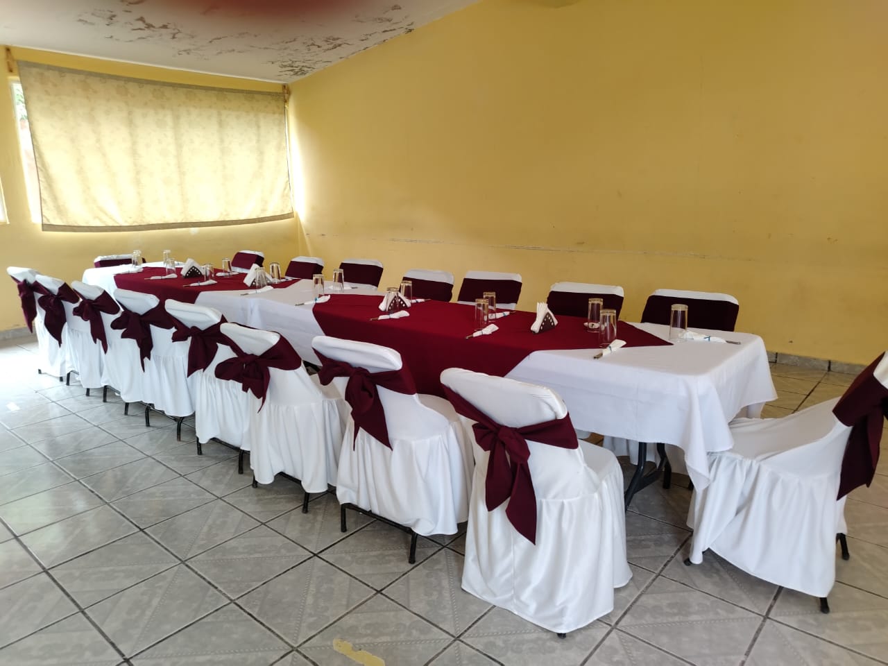 Restaurant "El JIREH" image 1