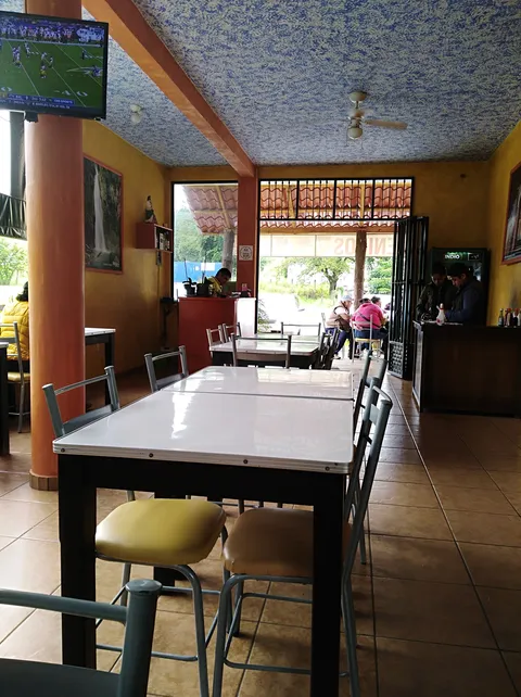 Tapanco'S Restaurant image 4