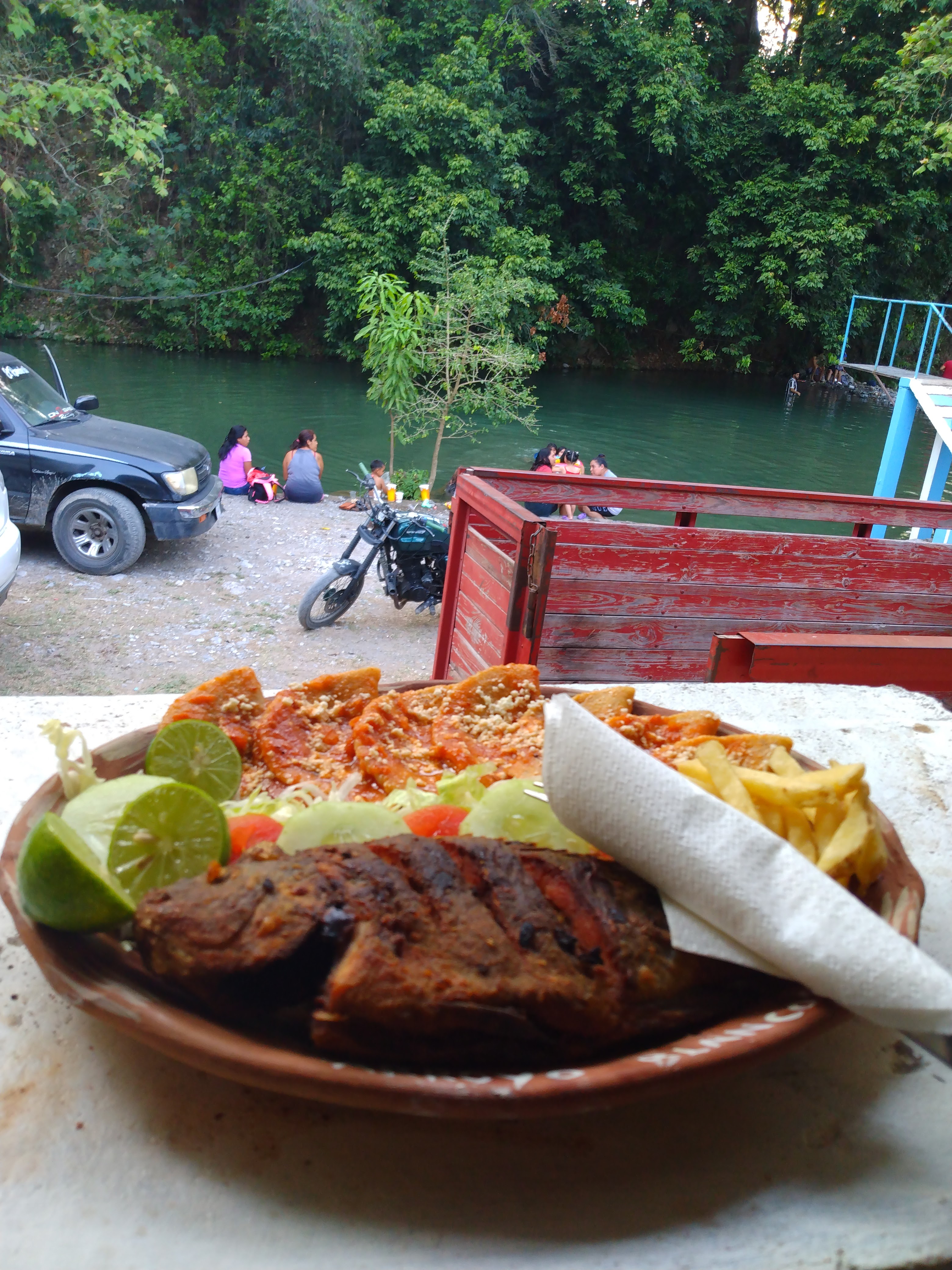 Arroyo Blanco Bar-Restaurante image 1