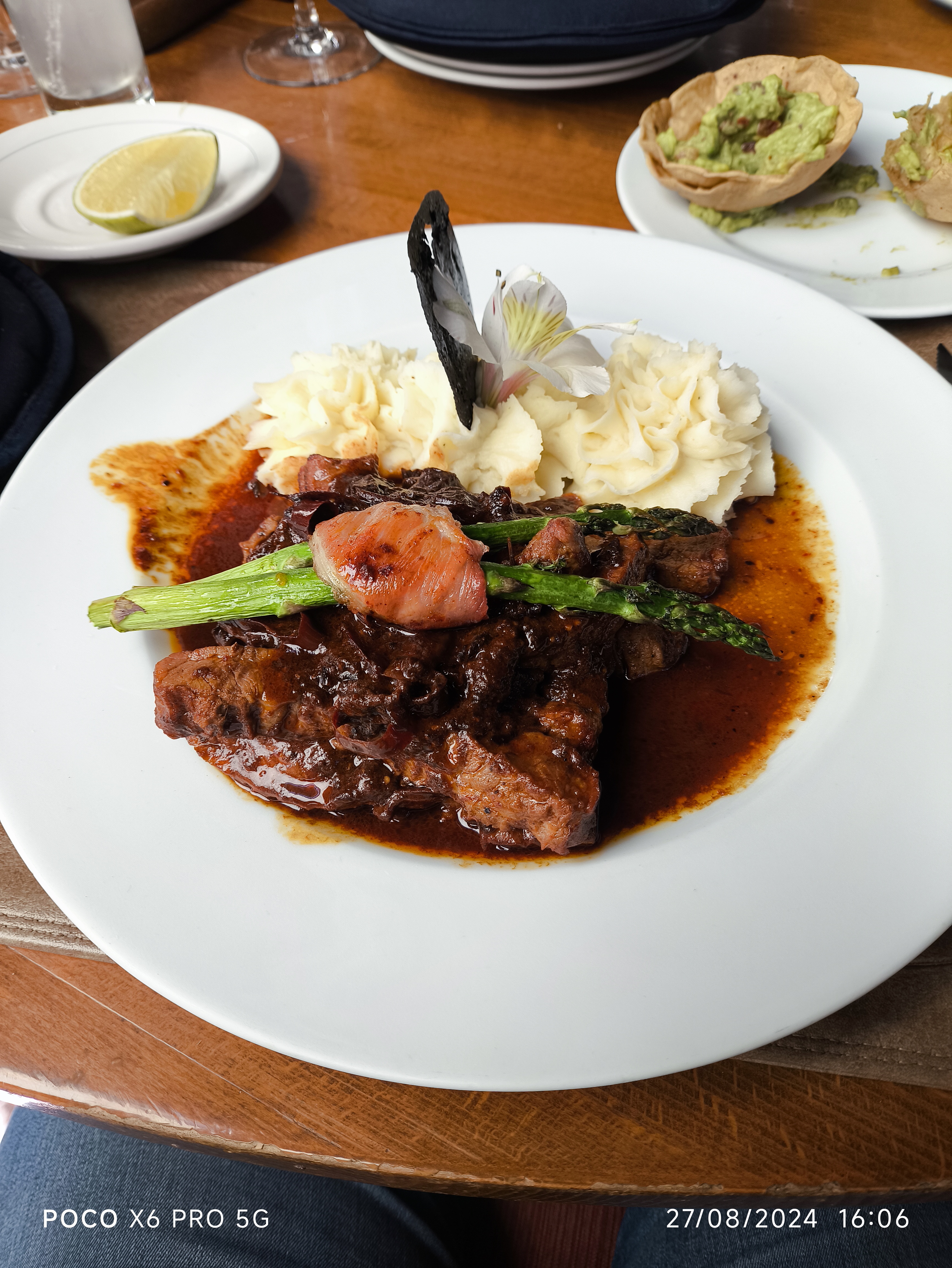 Emilia Grill image 8