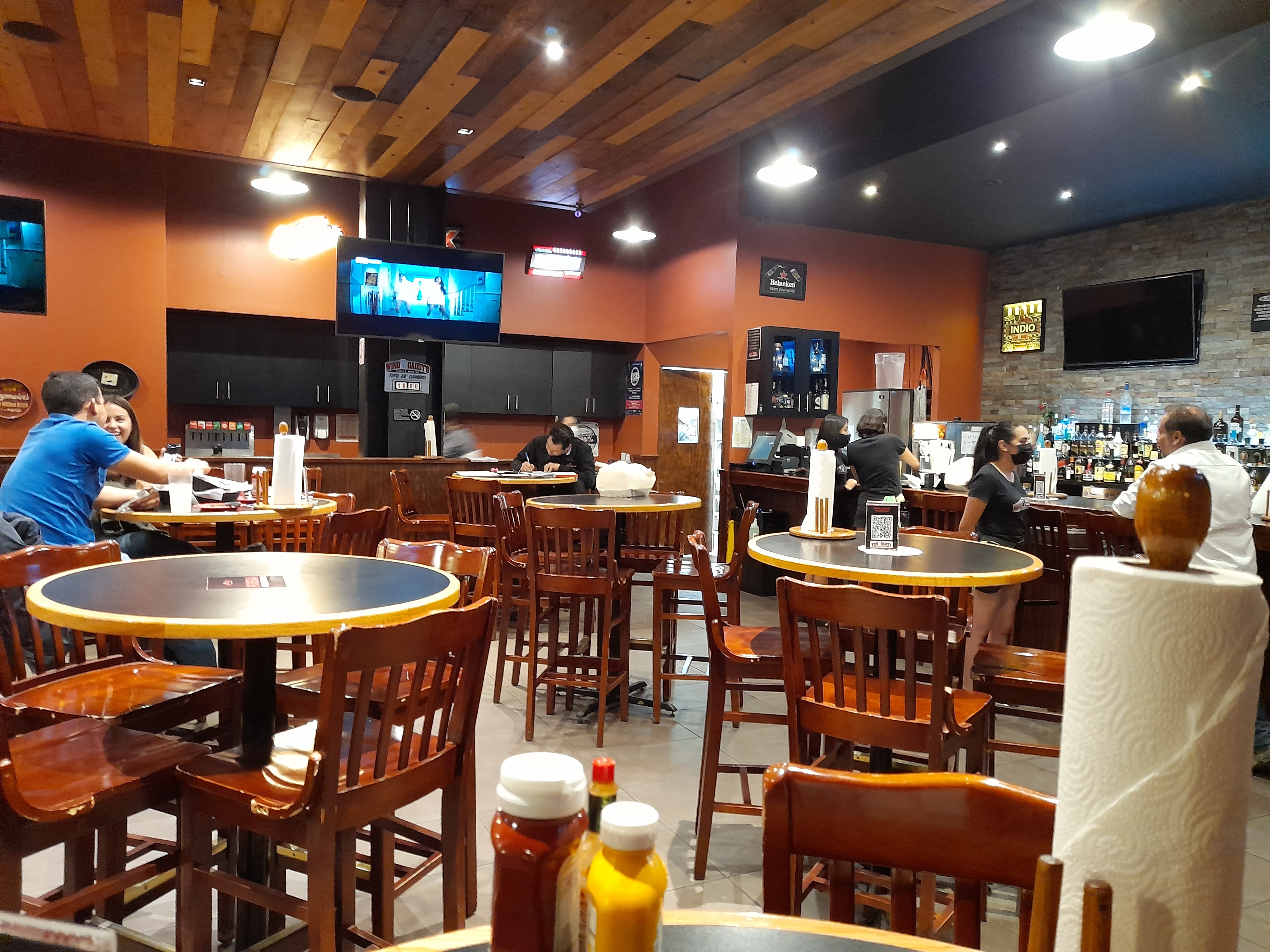 Wing Daddy's Uptown Juriquilla image 1