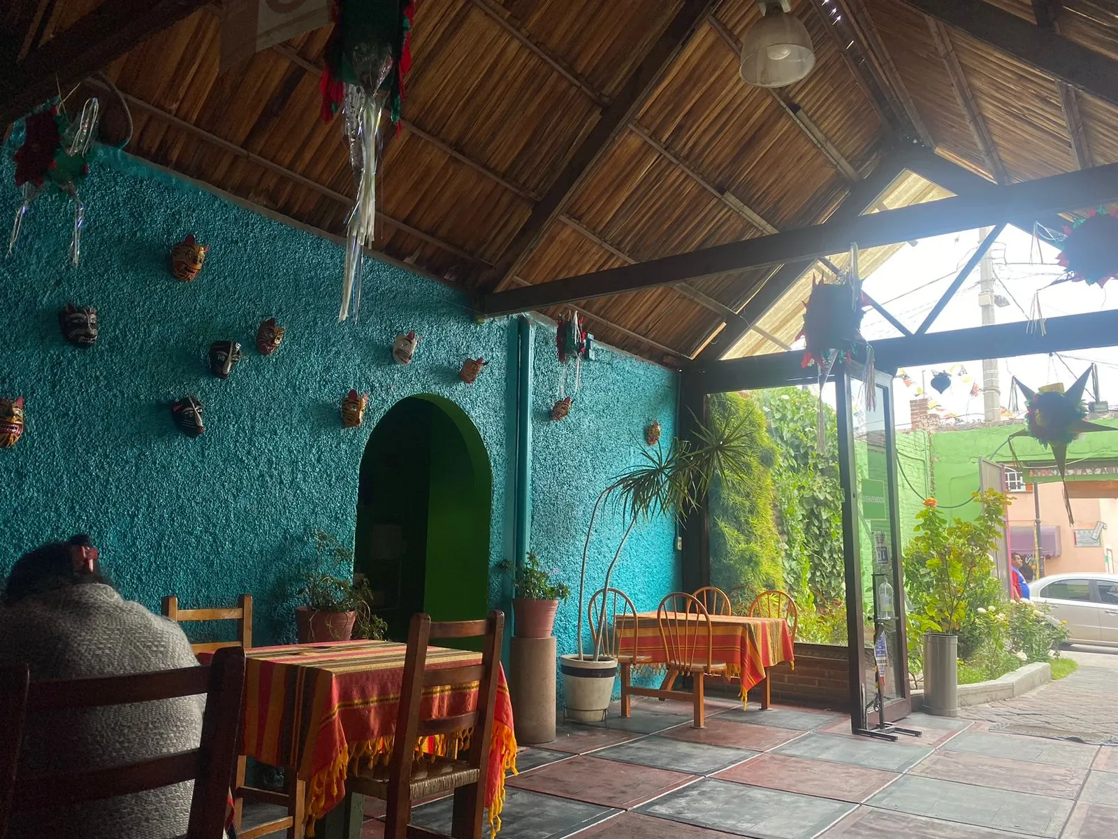 EL PORTON image 1
