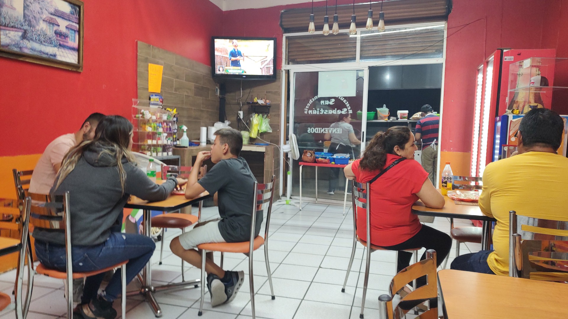 Lonchería y Restaurant "San Sebas" image 6