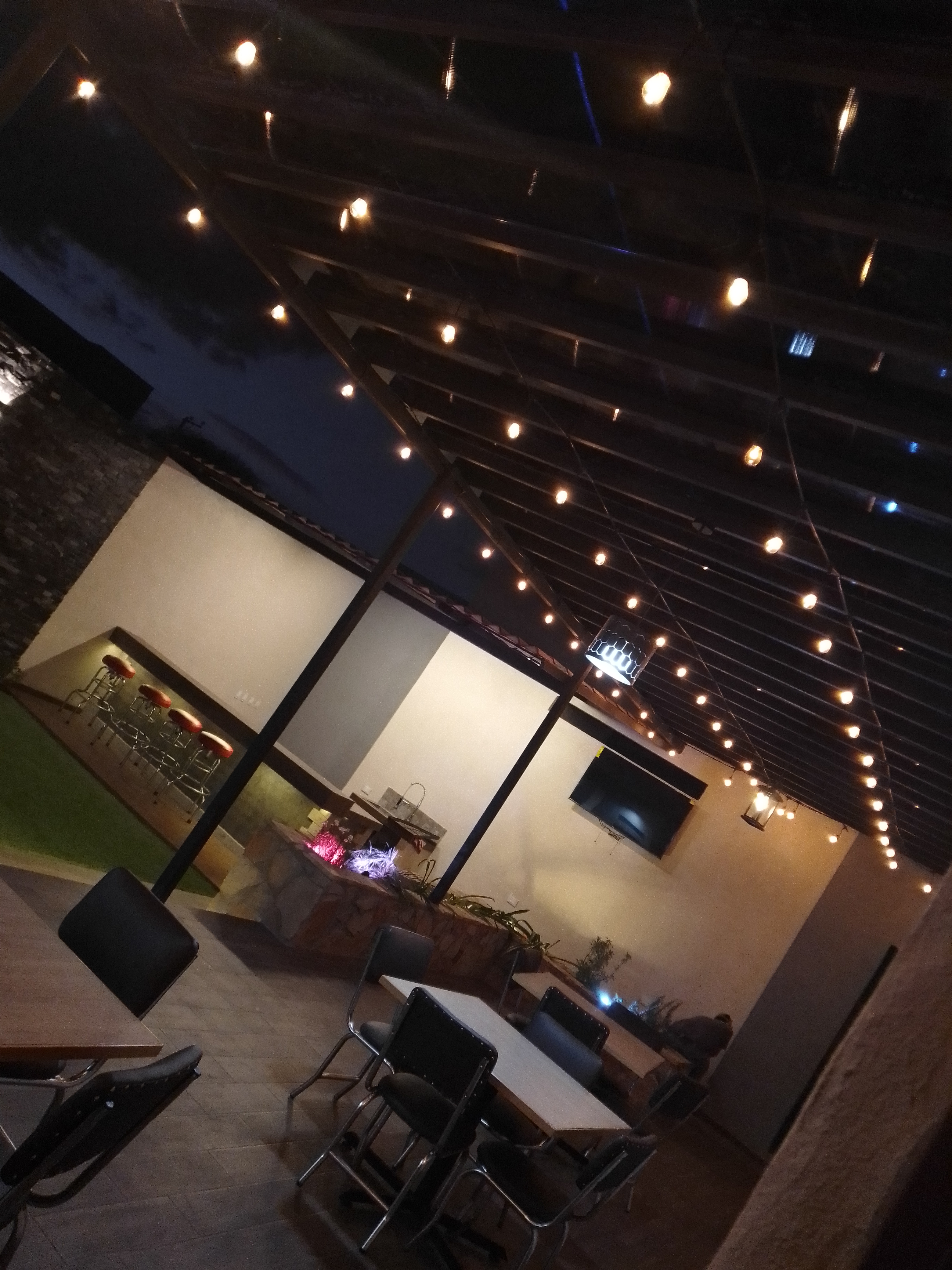 Chemes Restaurant image 1