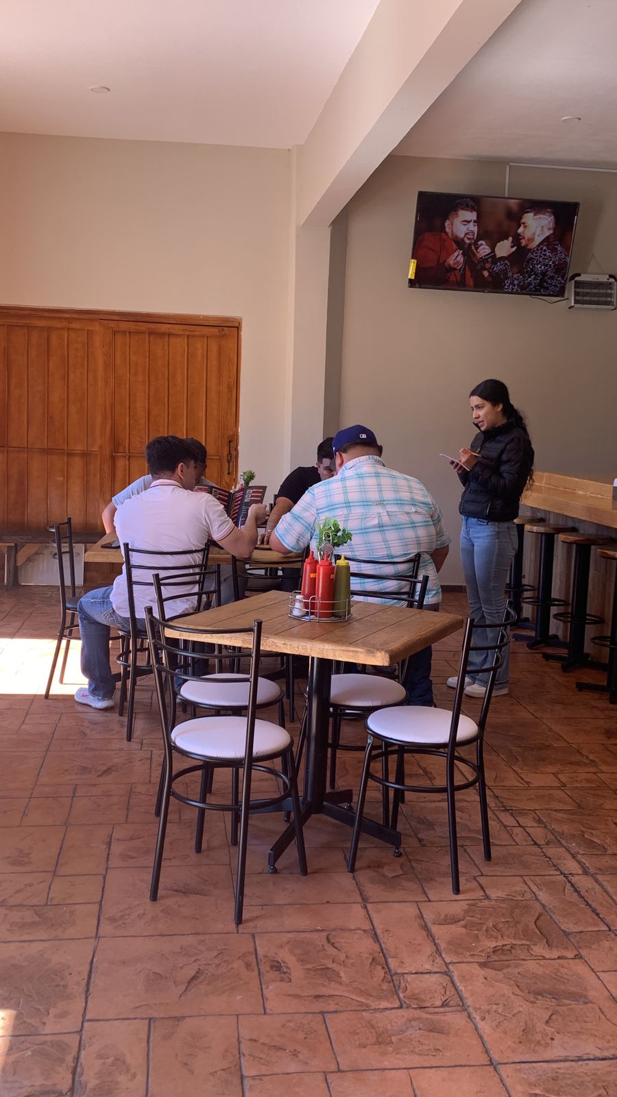 Chemes Restaurant image 9