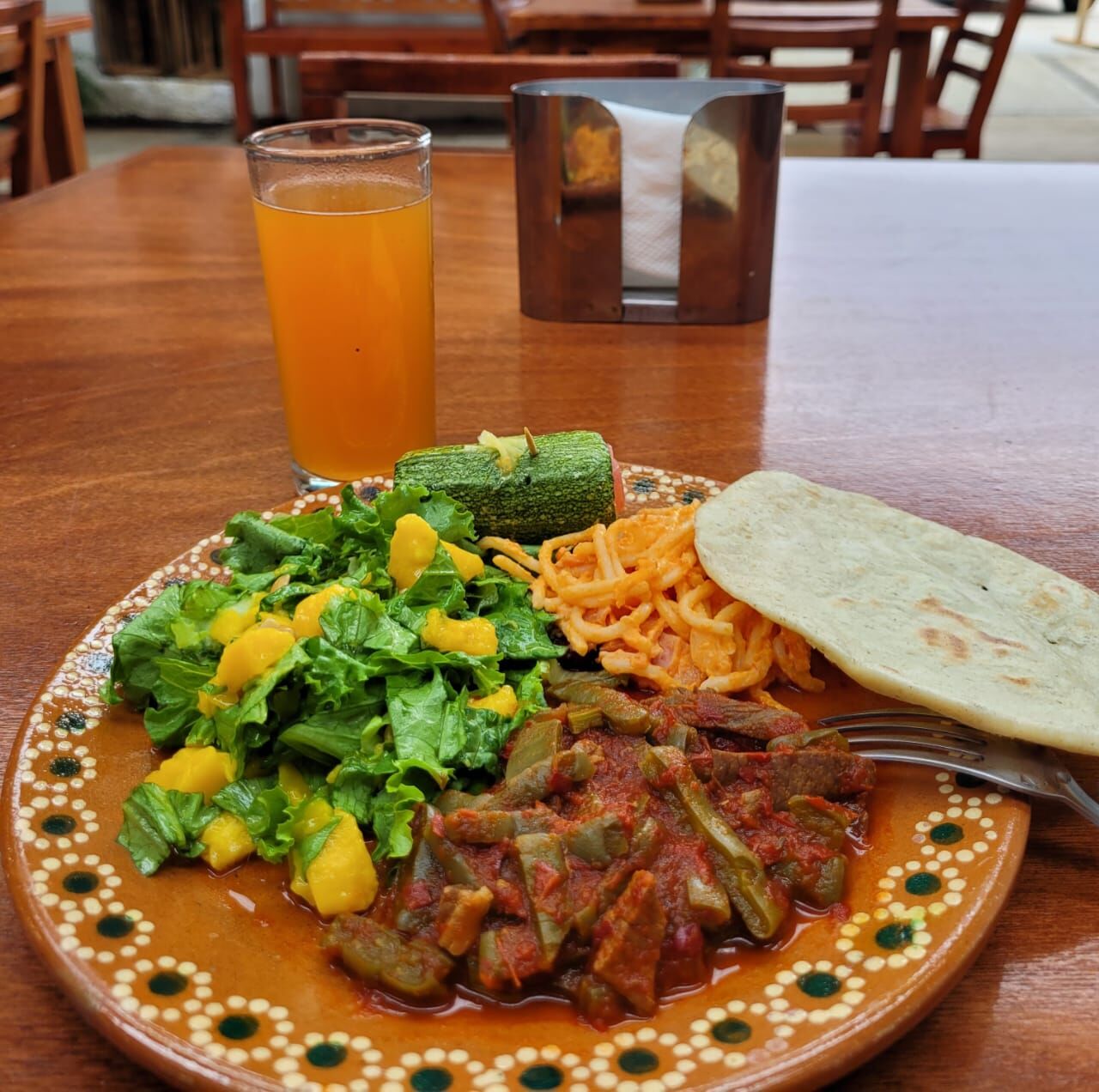 "Las Cazuelas Buffet" image 2
