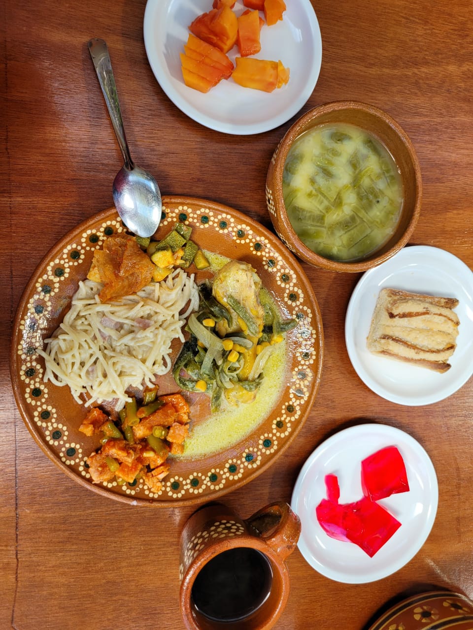 "Las Cazuelas Buffet" image 5