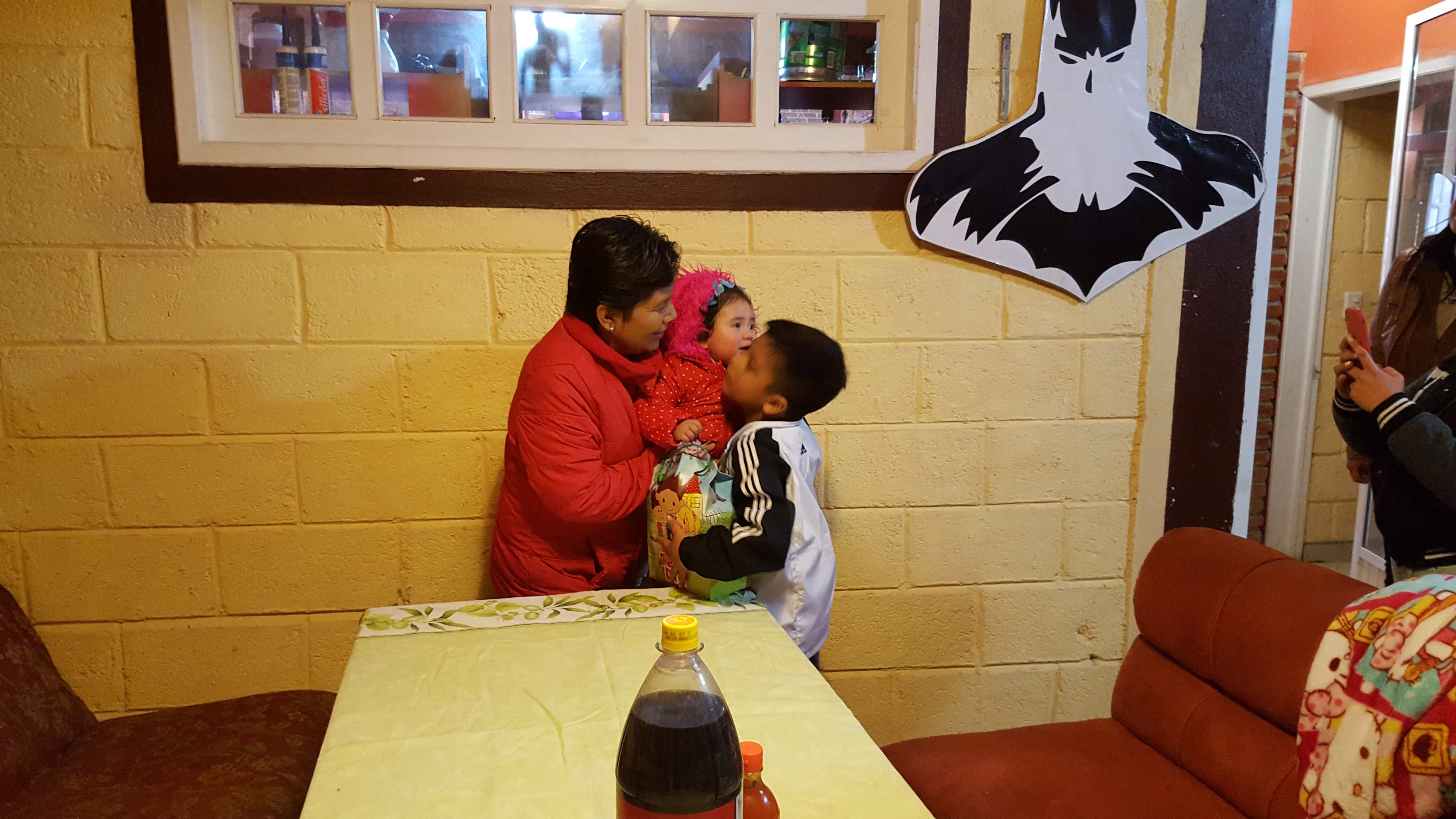 Frogs Pizza & Chicken image 3