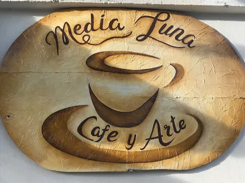 Cafe y Arte "Media Luna" image
