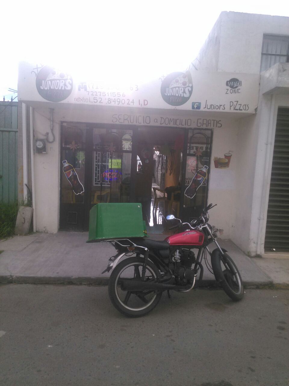 JUNIOR´S Pizza image 5