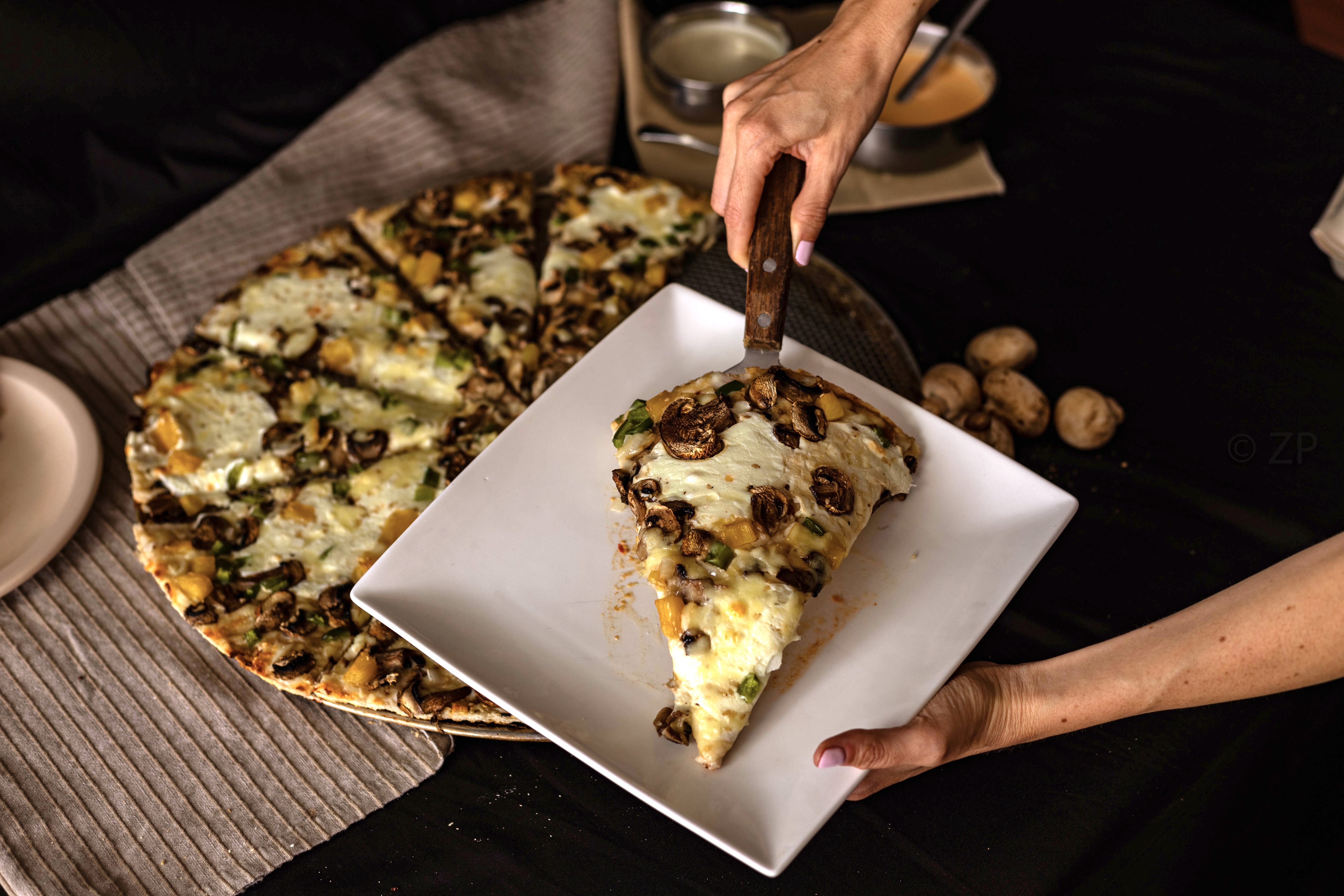 Luciano's Pizzería image 8