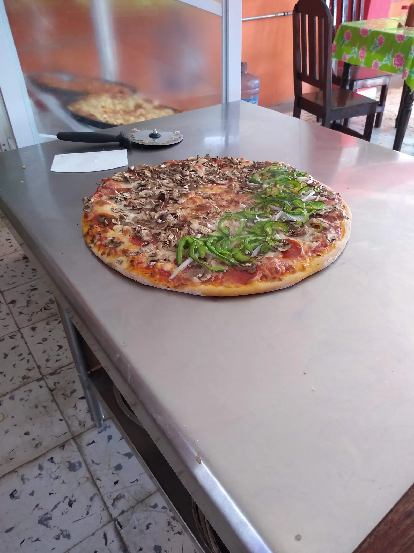 Juanelo's Pizza image 2