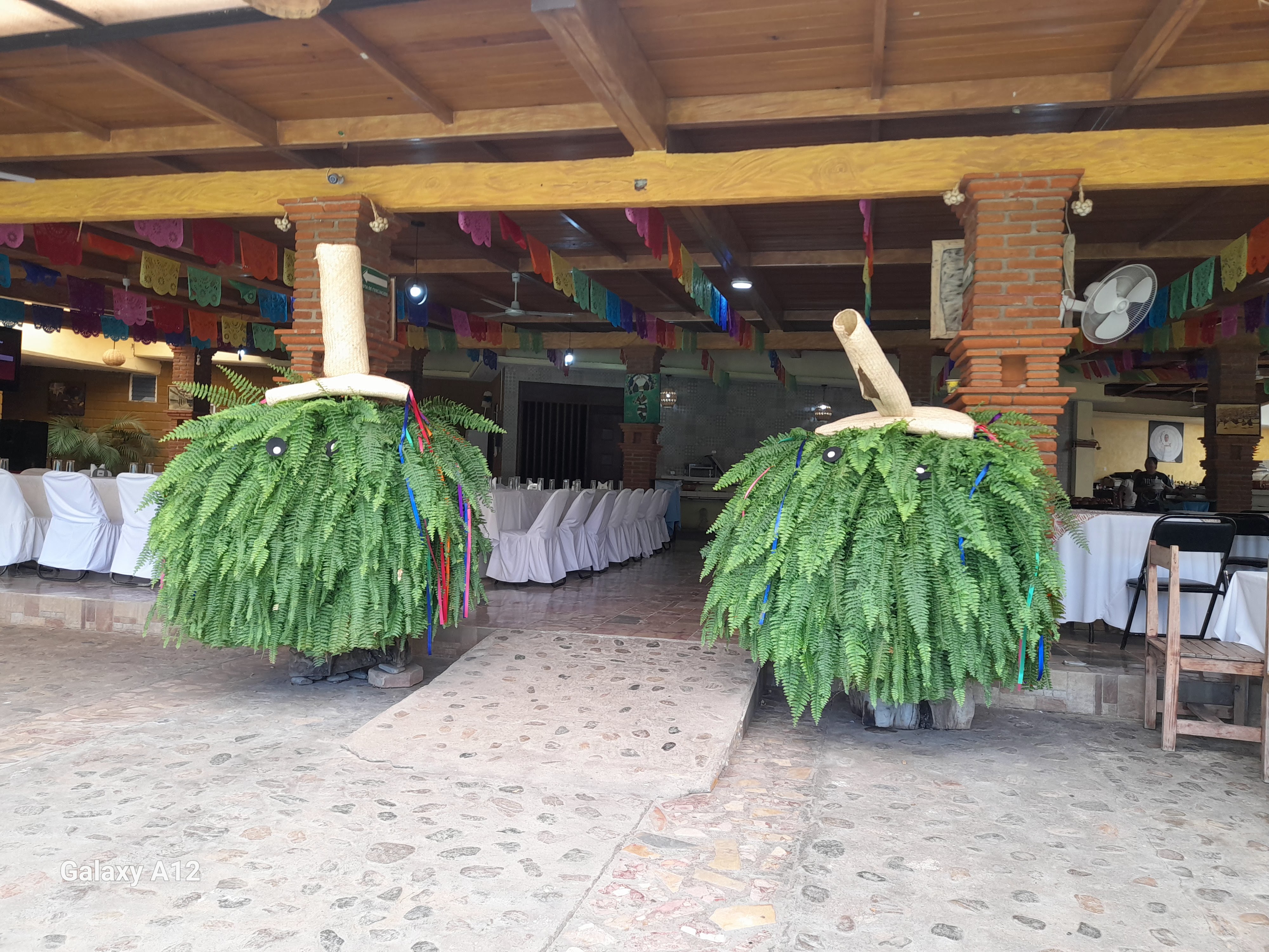 Los Huípíles Restaurant Buffet Bar image 4