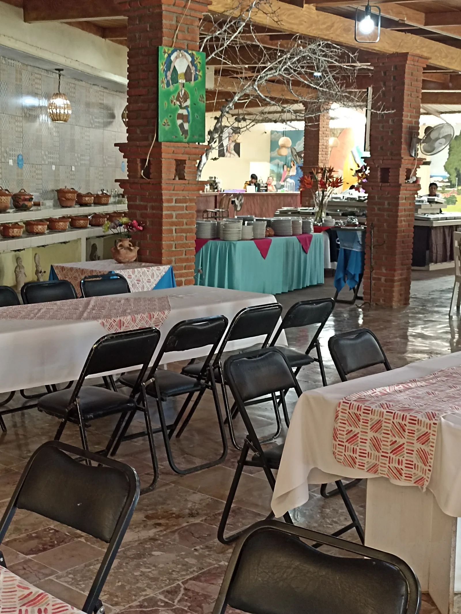 Los Huípíles Restaurant Buffet Bar image 6