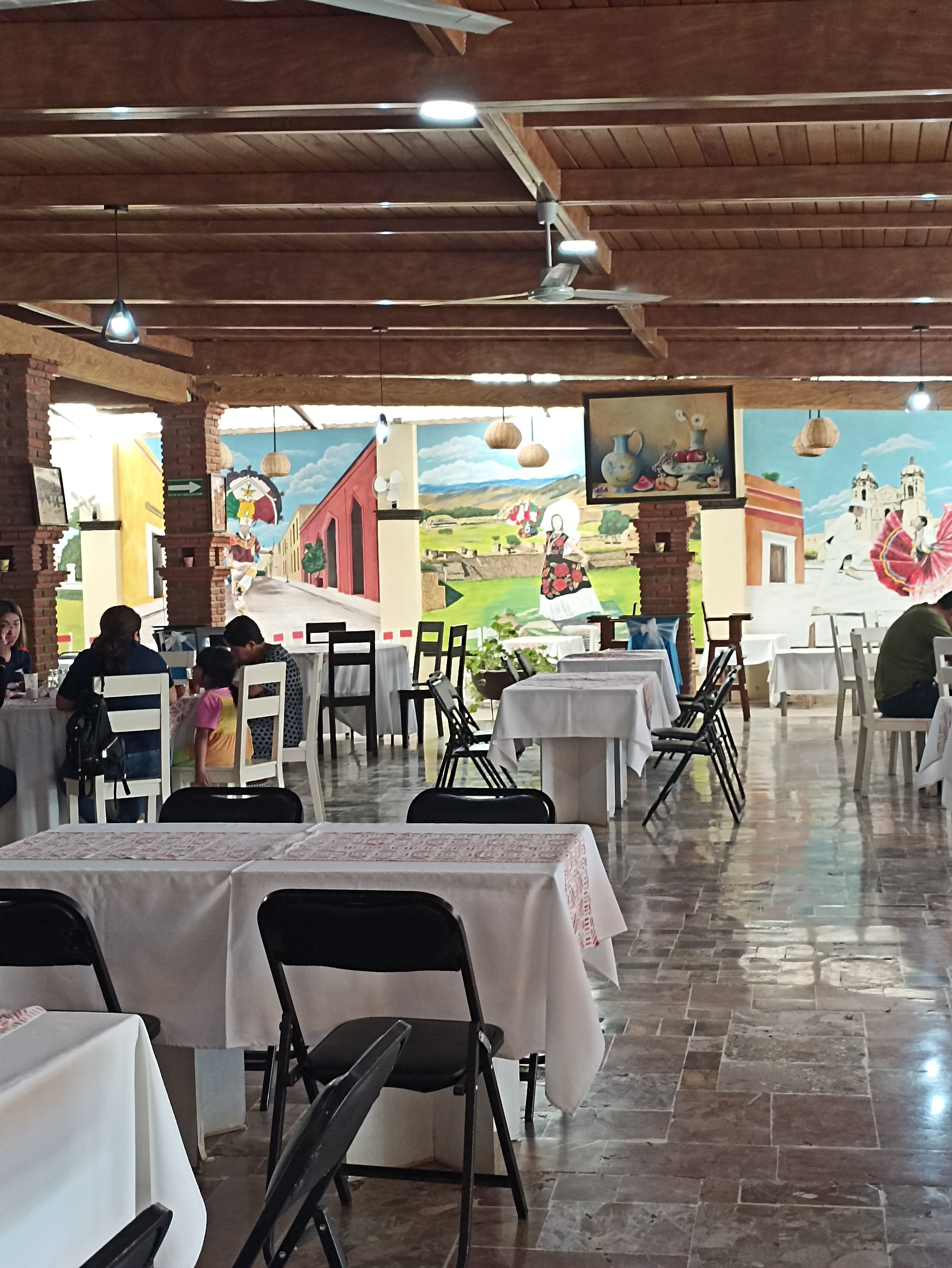 Los Huípíles Restaurant Buffet Bar image 7