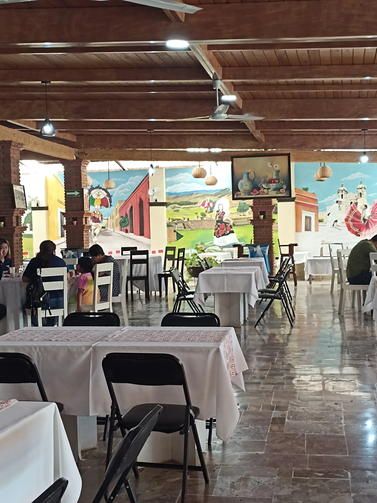 Los Huípíles Restaurant Buffet Bar image 7