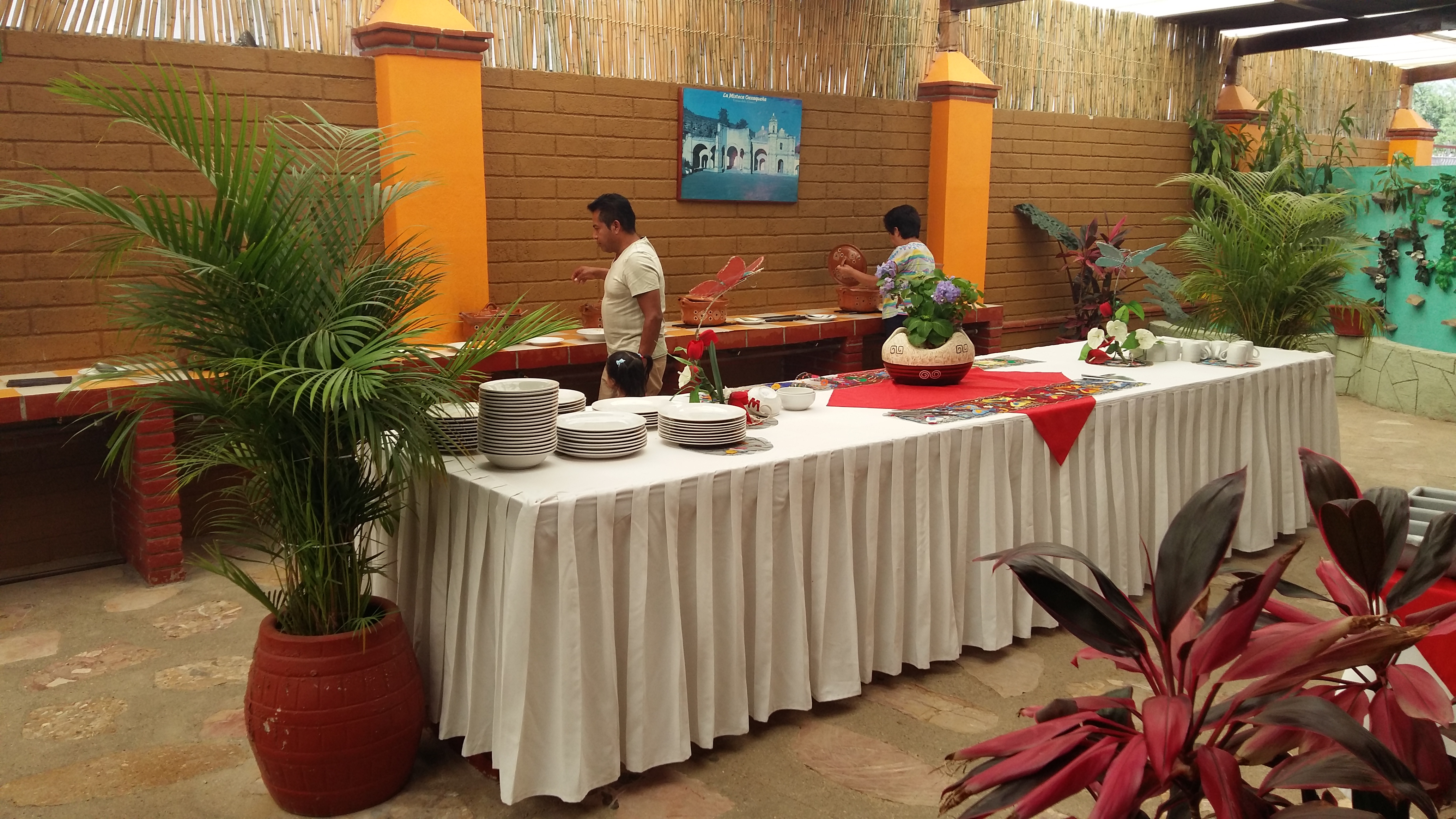 Los Huípíles Restaurant Buffet Bar image 8