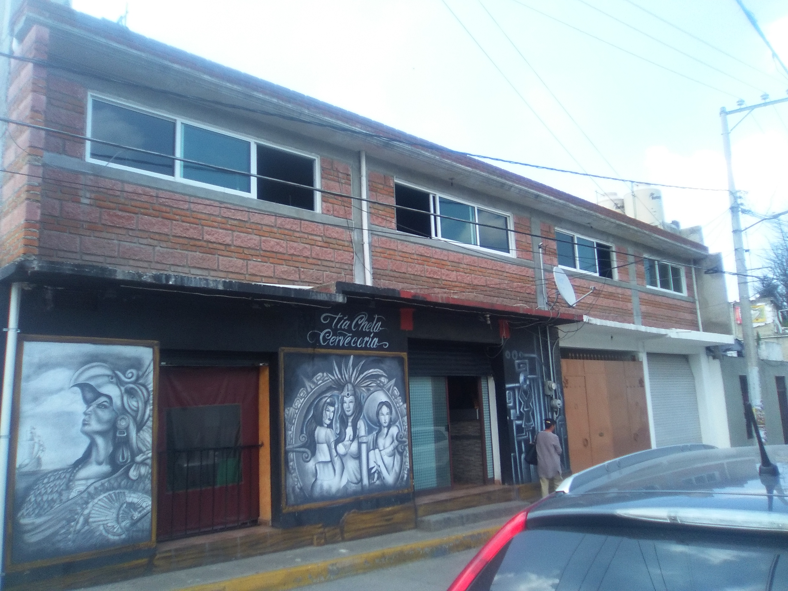 Tia Chela Clamatos Y Snaks image 2