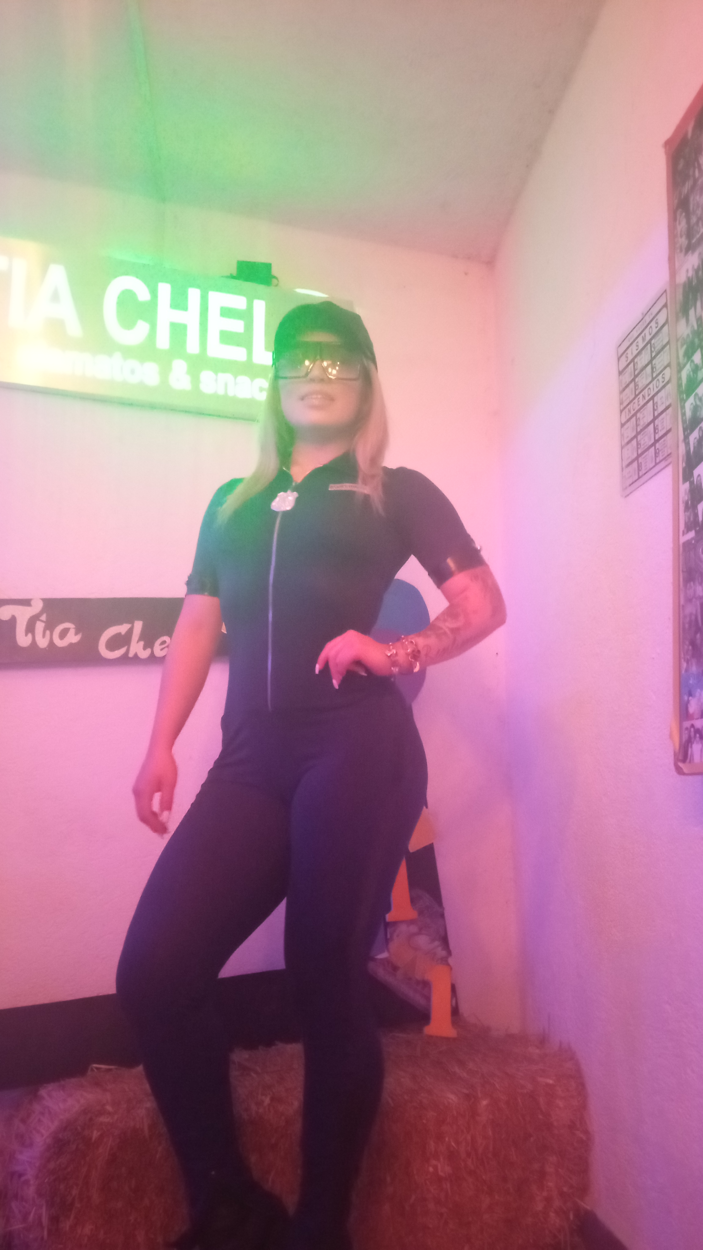 Tia Chela Clamatos Y Snaks image 9