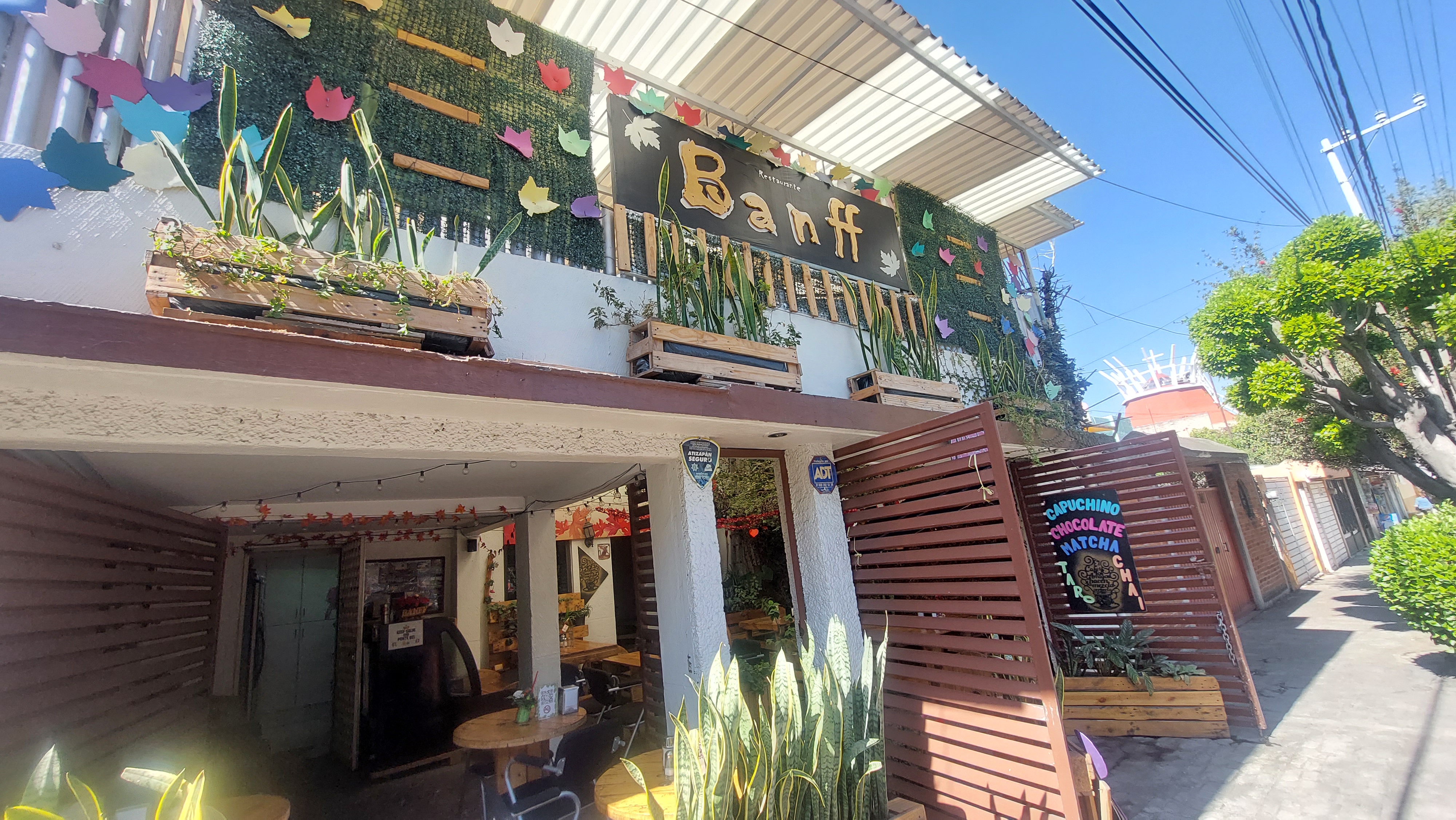 Banff Restaurante image 4