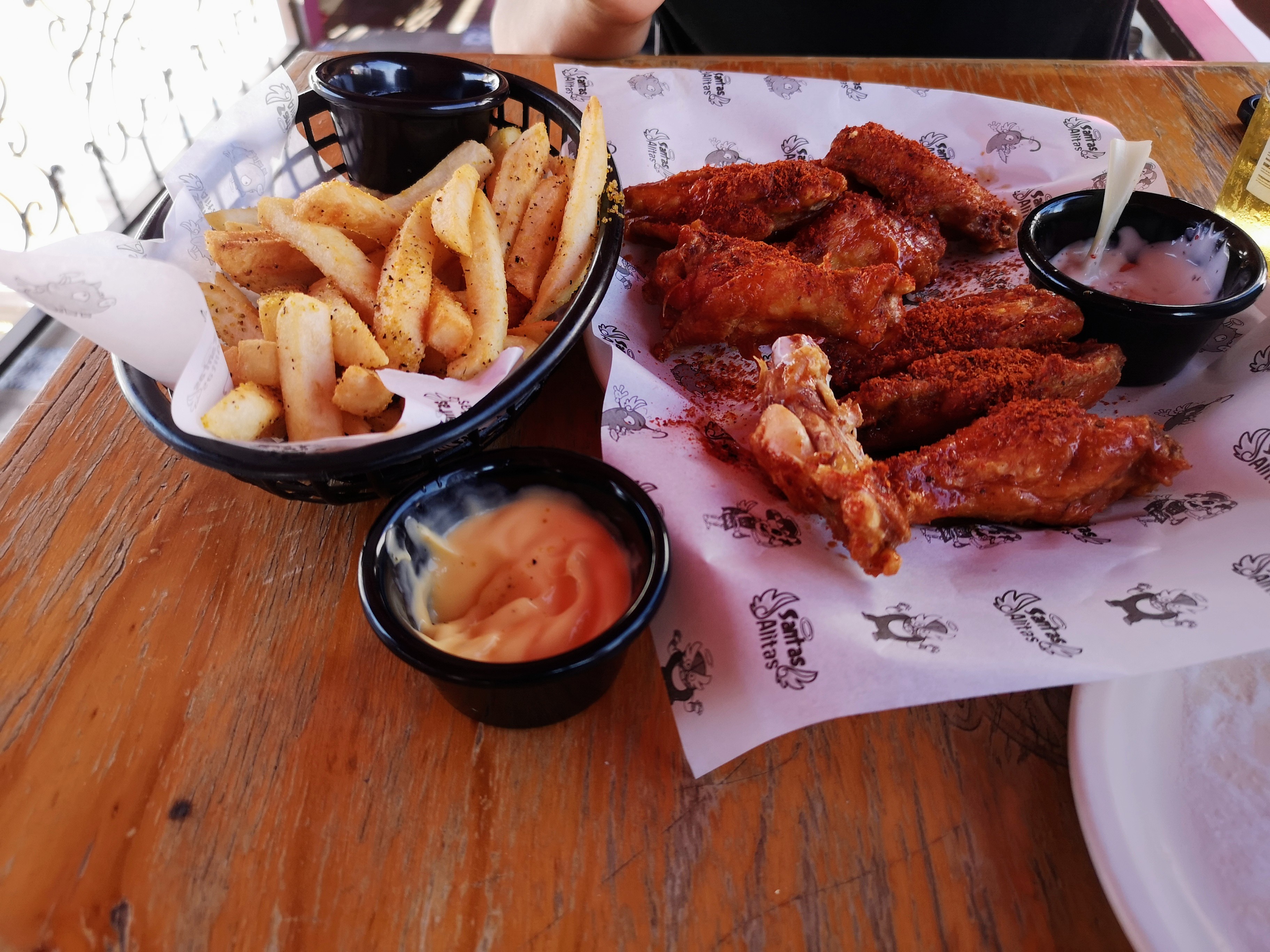 Santas Alitas Nicolás Romero image 5