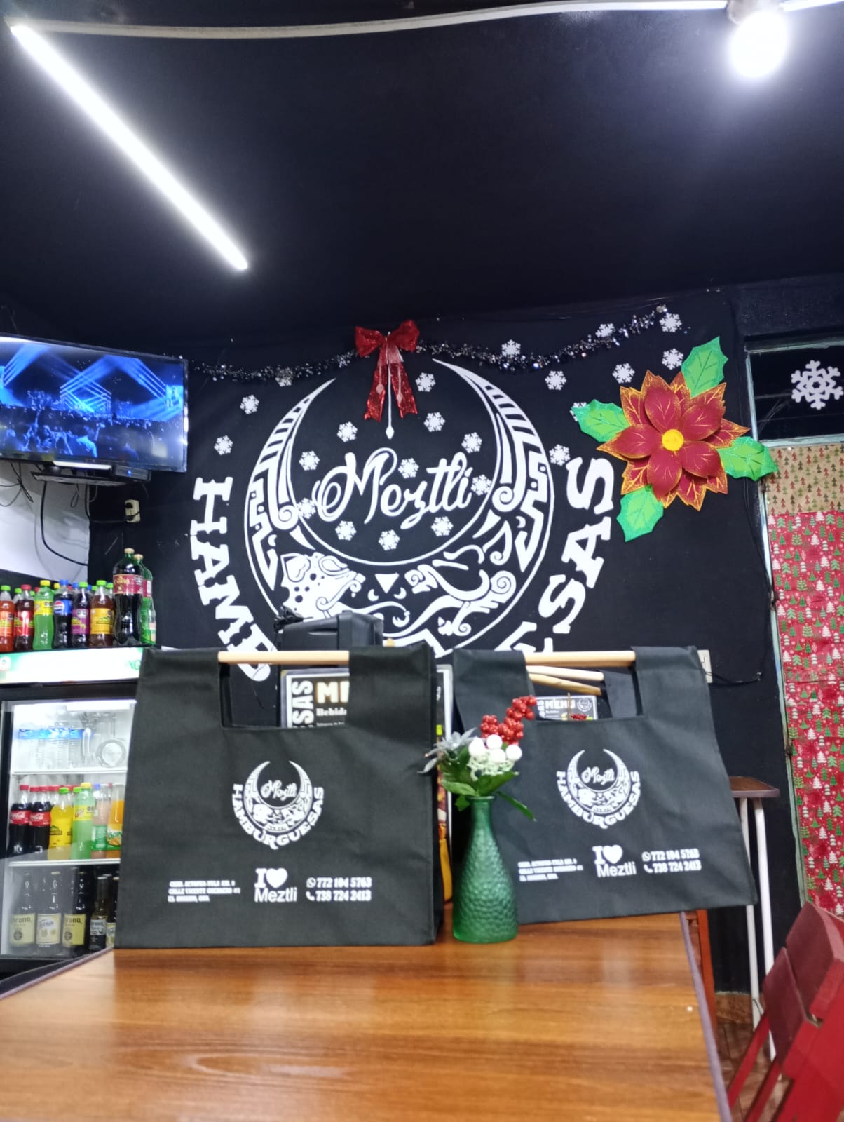 Meztli Hamburguesas image 3