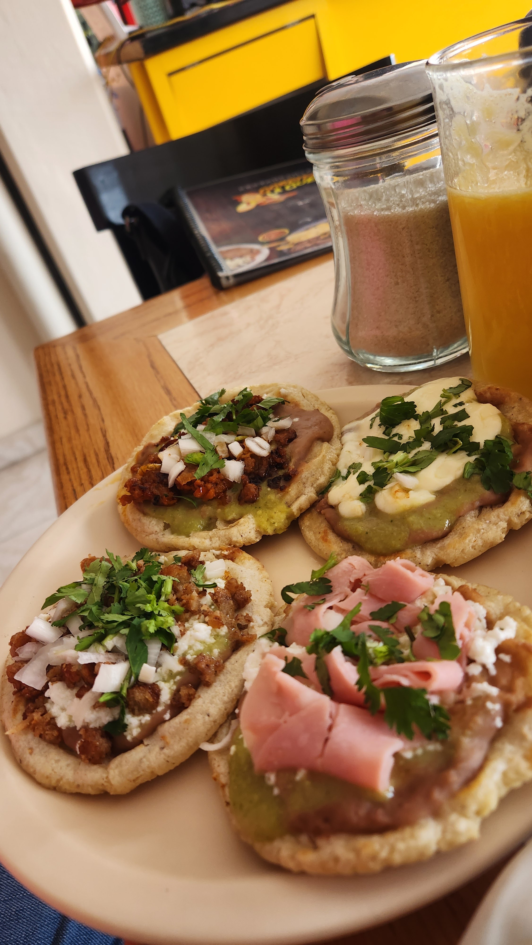 Gorditas La Güera Restaurante SUC. Daxtha image 5