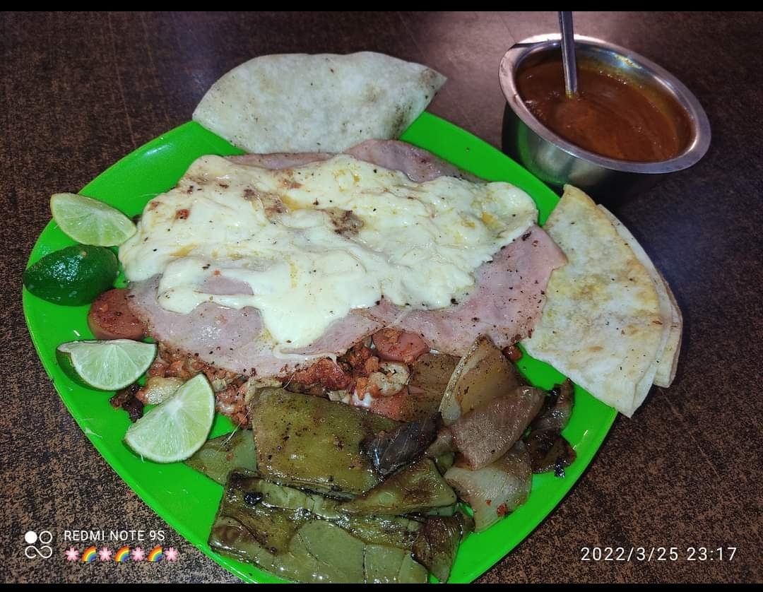 Taqueria "Los Charlys" San Antonio Zaragoza" image 4