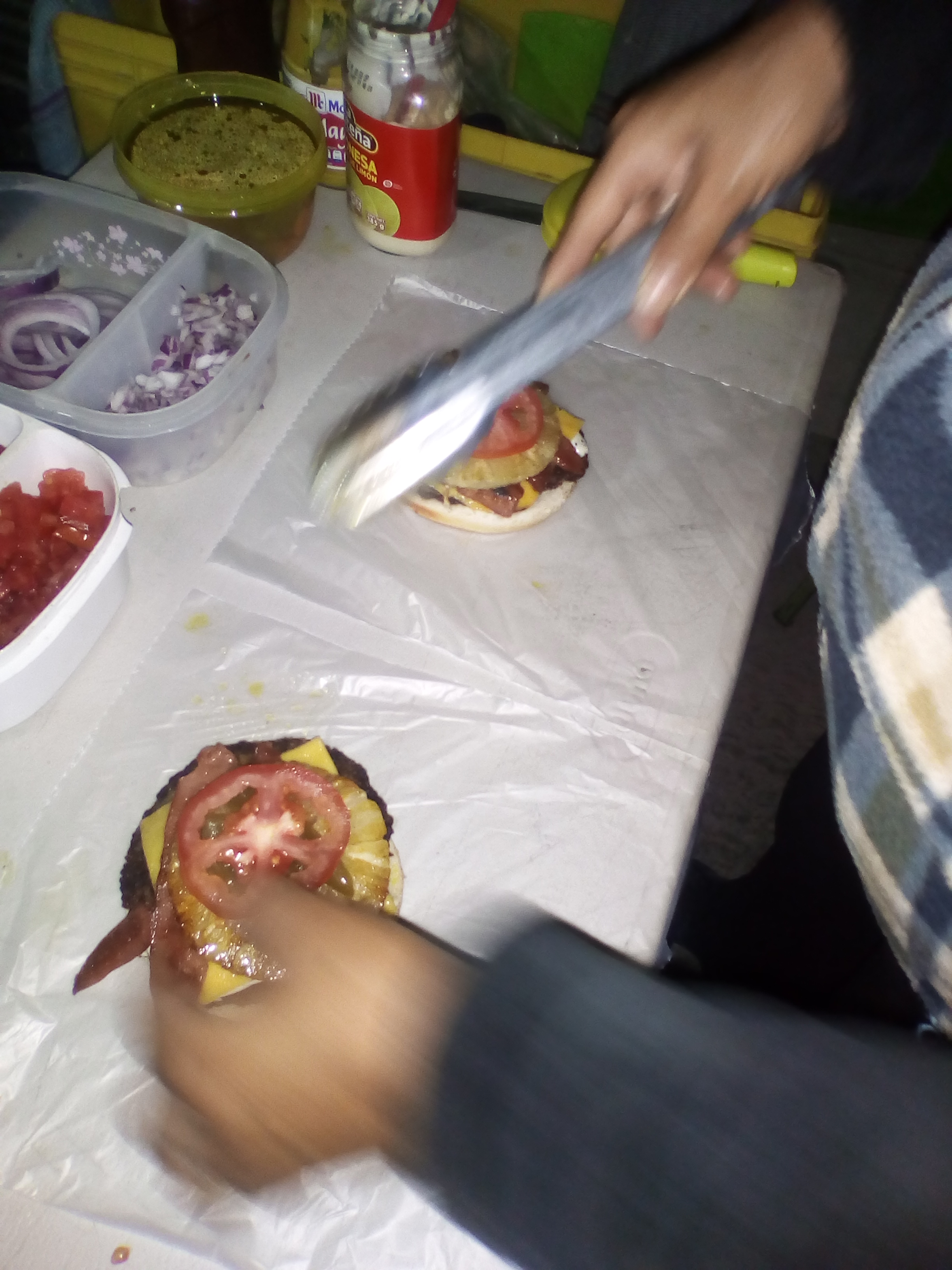 Tona_burguer's image 9