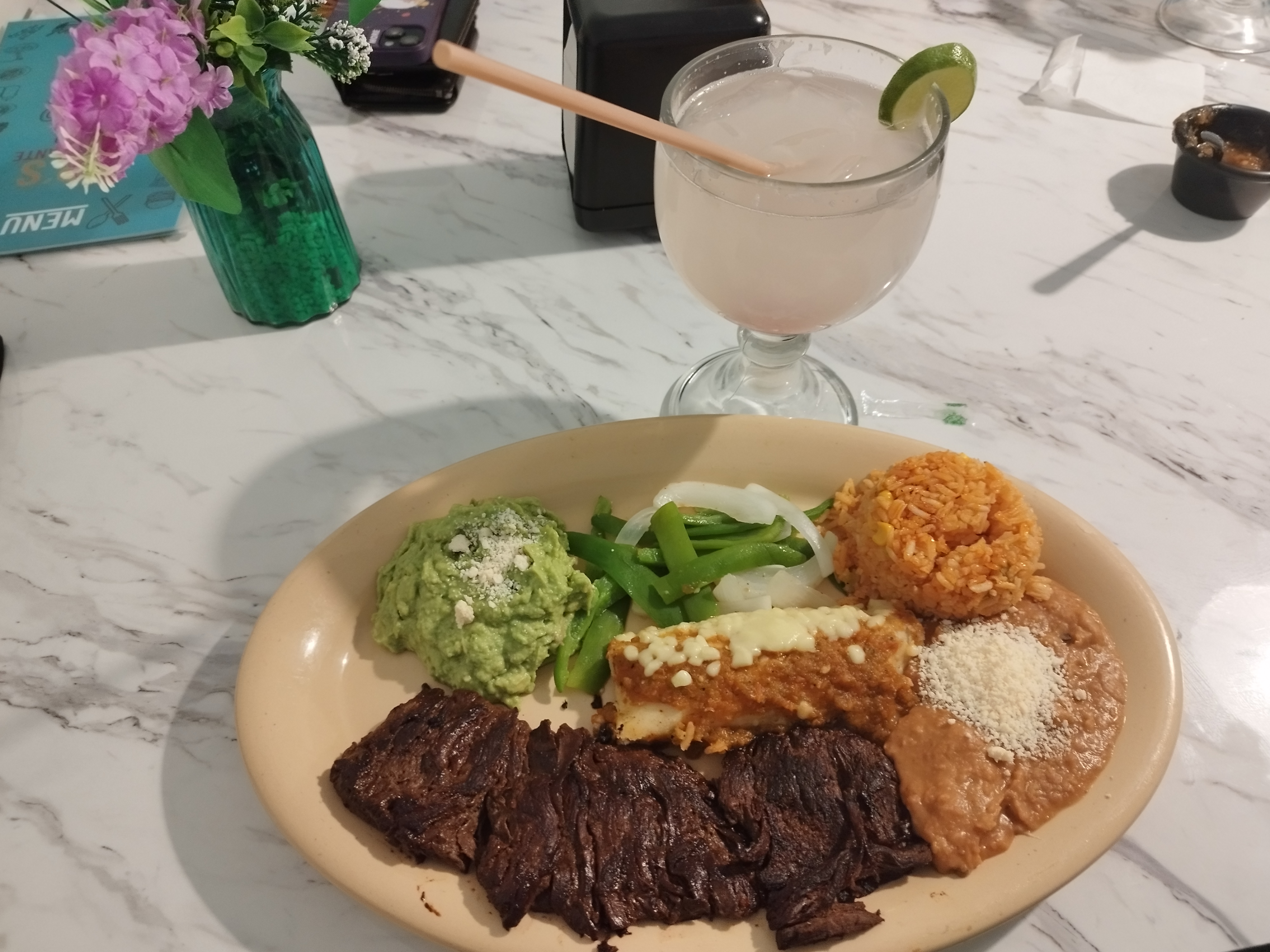 Tip's Restaurante image 3