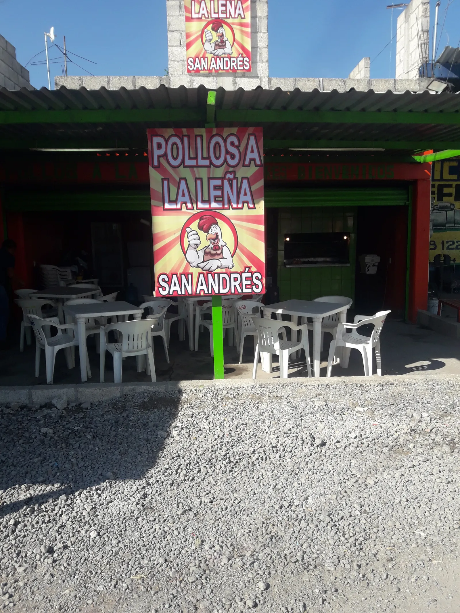 Pollos a la leña San Andrés un estilo diferente image 1