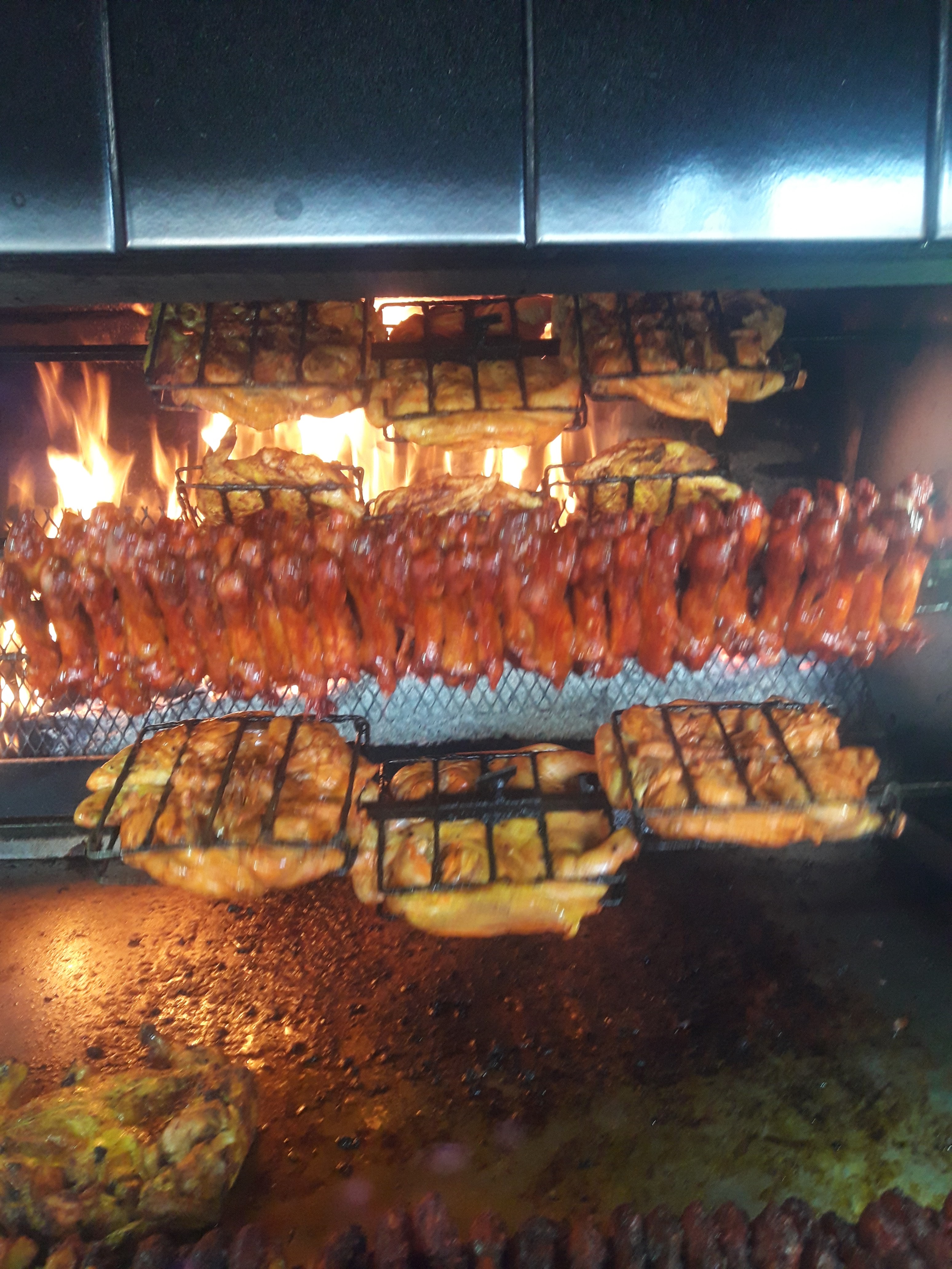 Pollos a la leña San Andrés un estilo diferente image 2