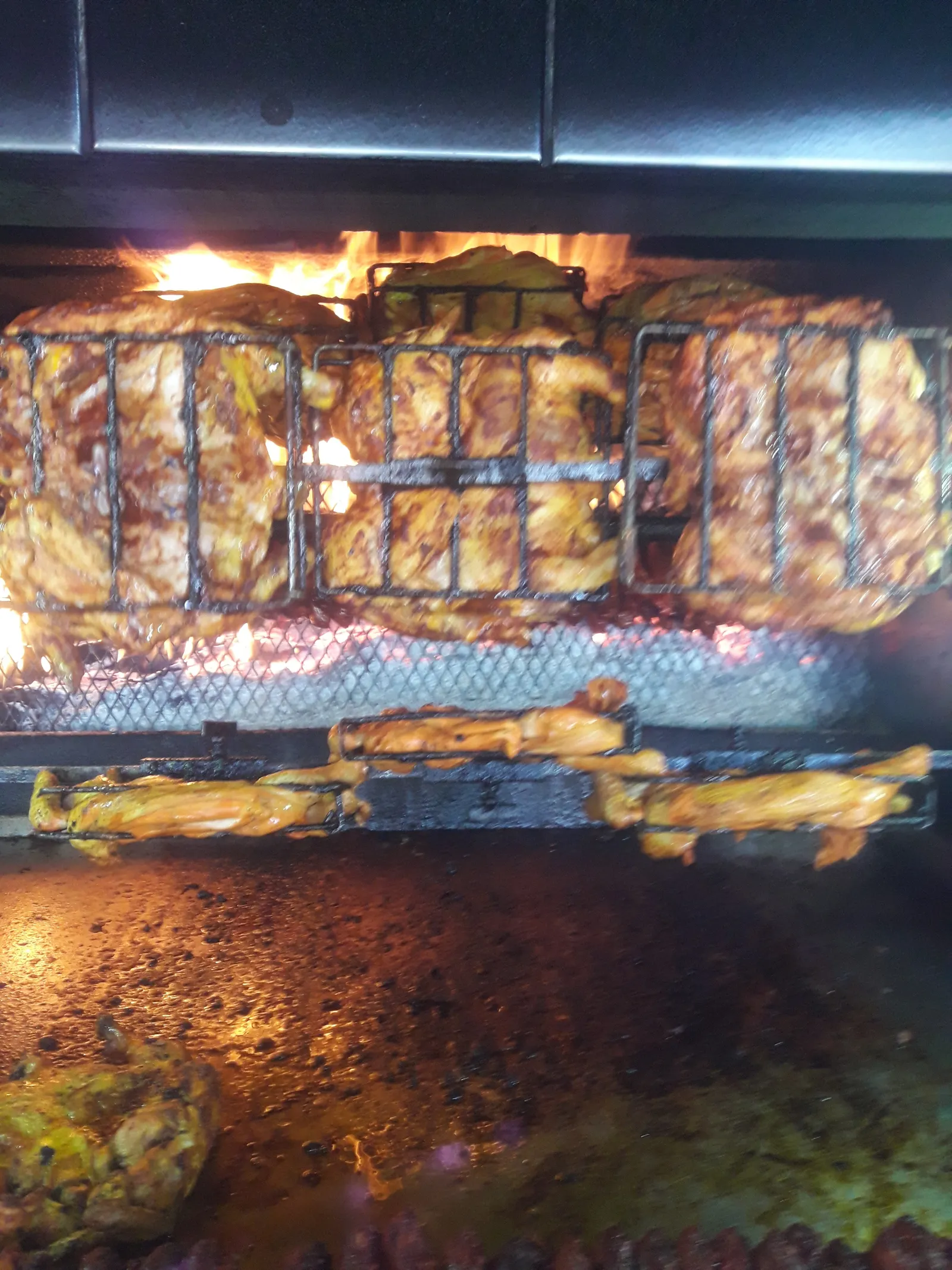 Pollos a la leña San Andrés un estilo diferente image 6