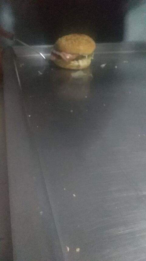 Chatos Burger image 3