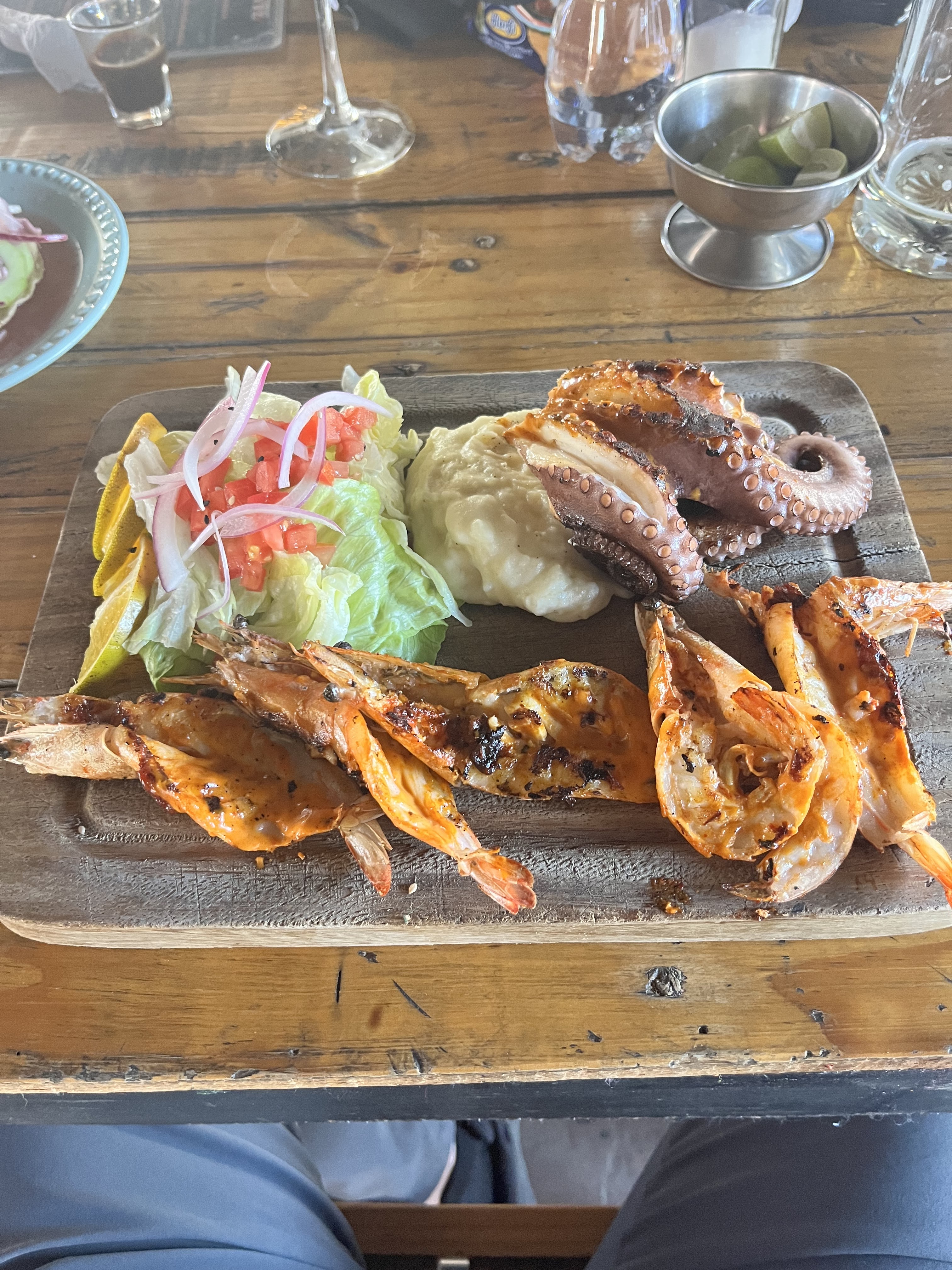 Mariscos Los Plebes Terraza image 2