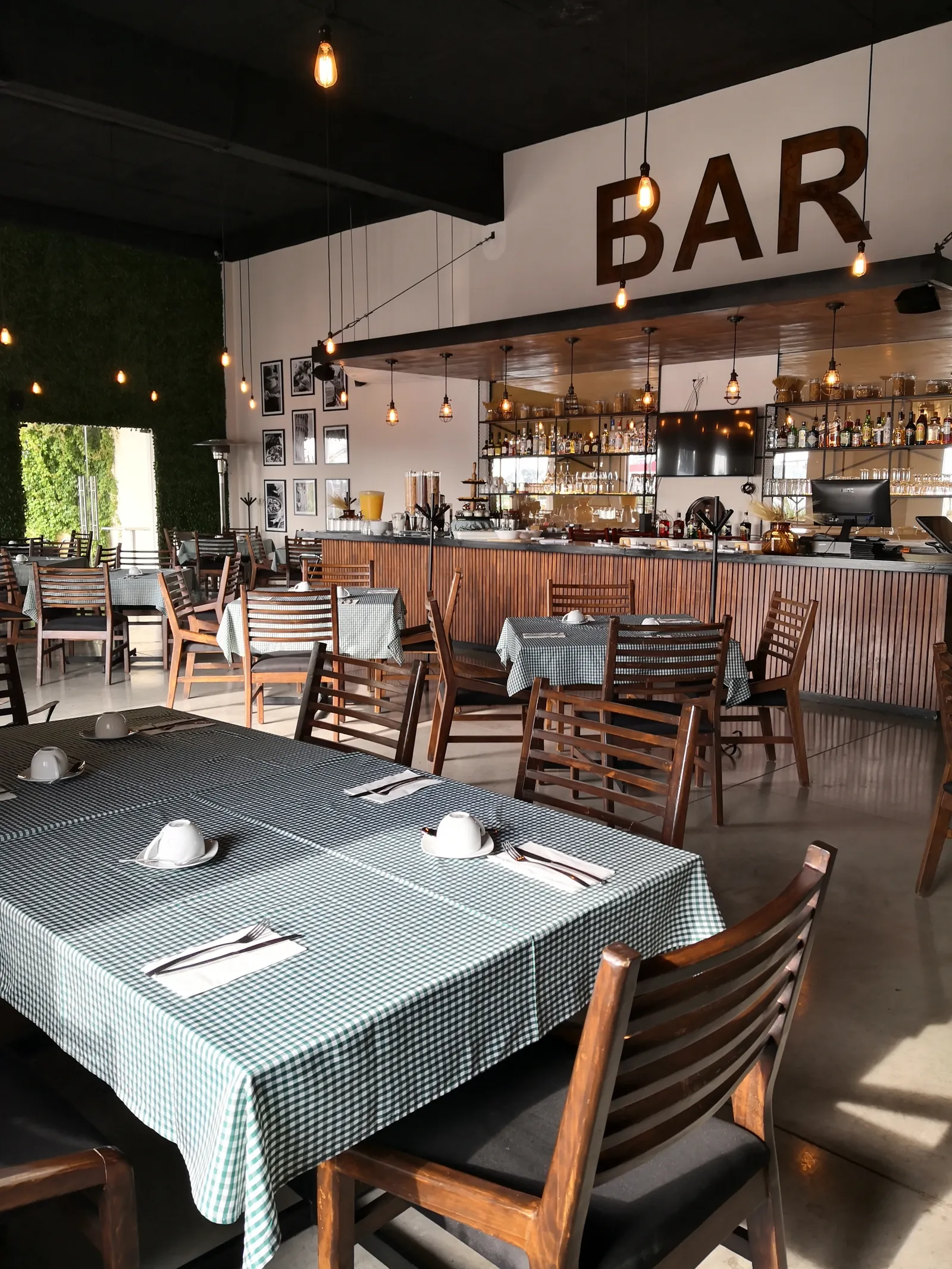 Mangiare pizzeria image 1