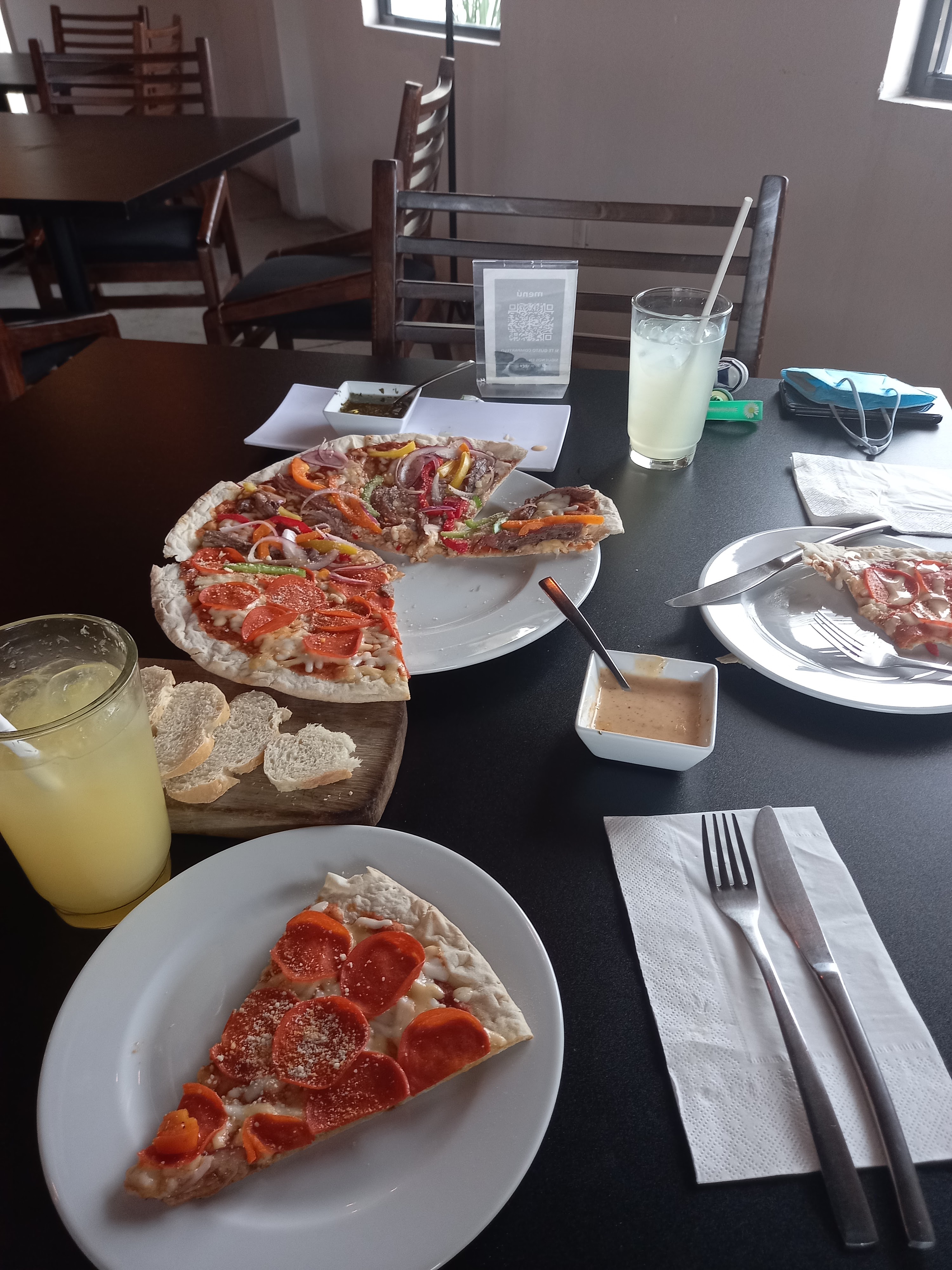 Mangiare pizzeria image 4