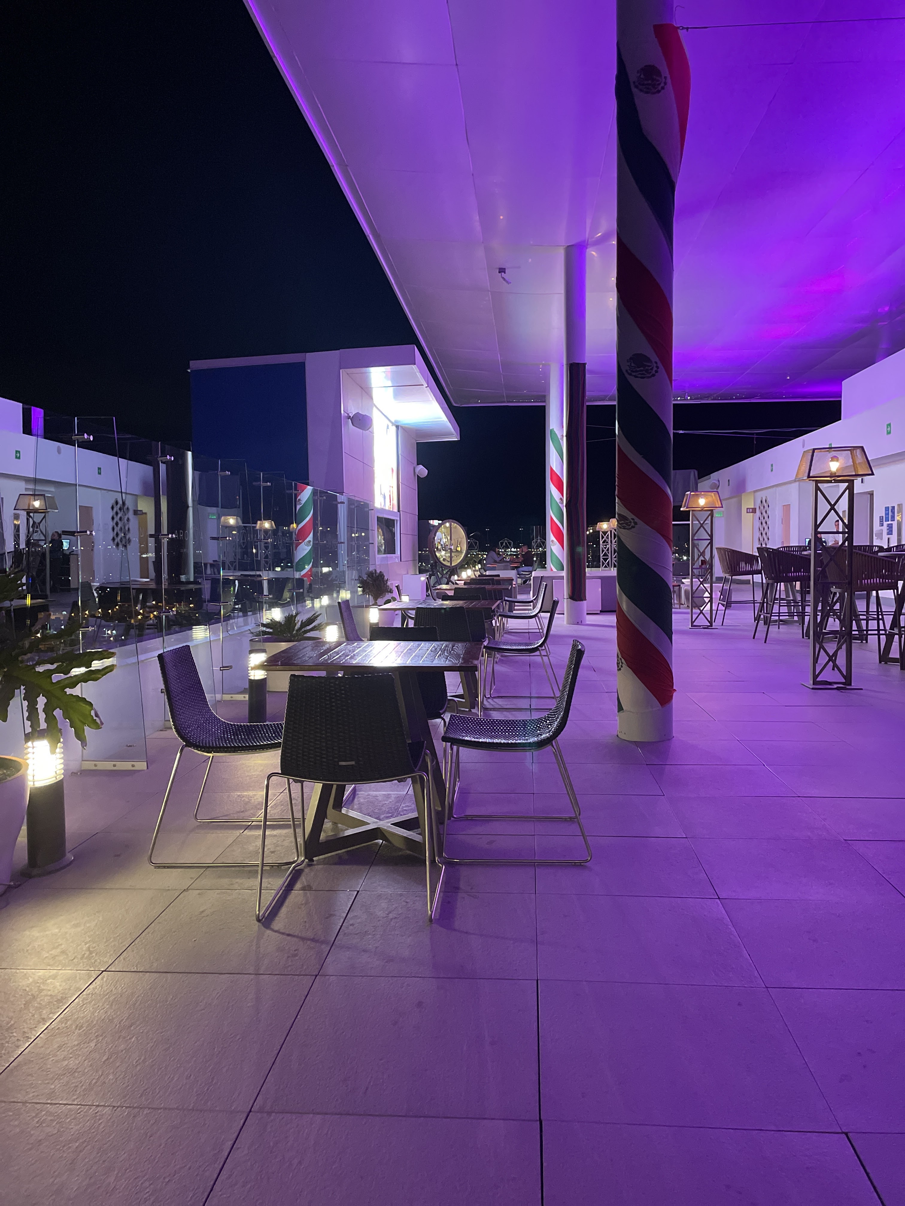 Arowana Sky Lounge image 3