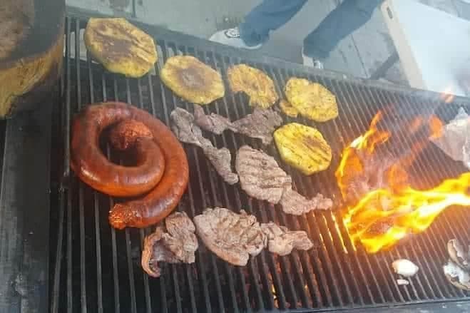 TACOS "EL PARIENTE" LOS BIEN PERROS BUENOS image 6