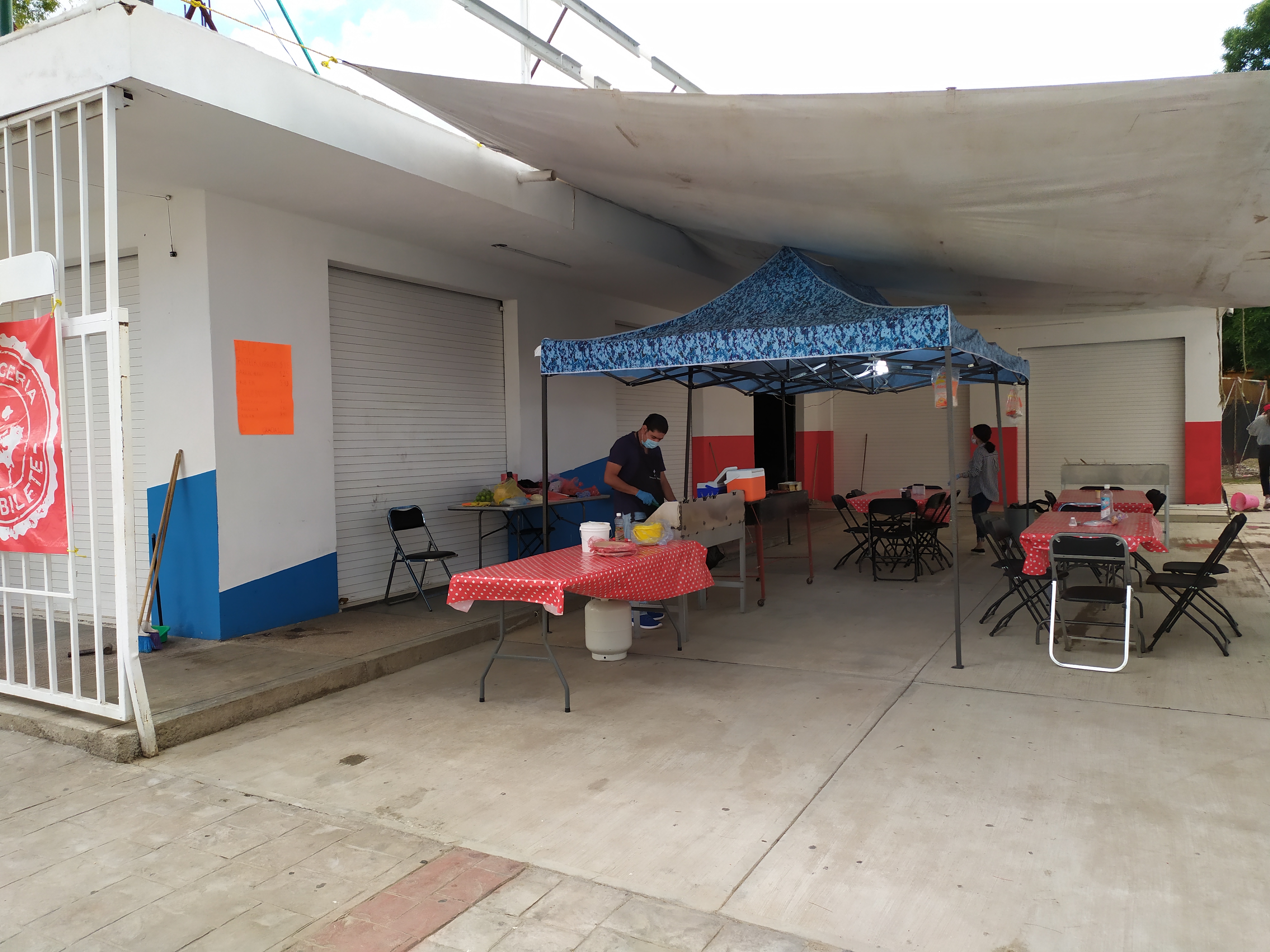 TACOS "EL PARIENTE" LOS BIEN PERROS BUENOS image 7