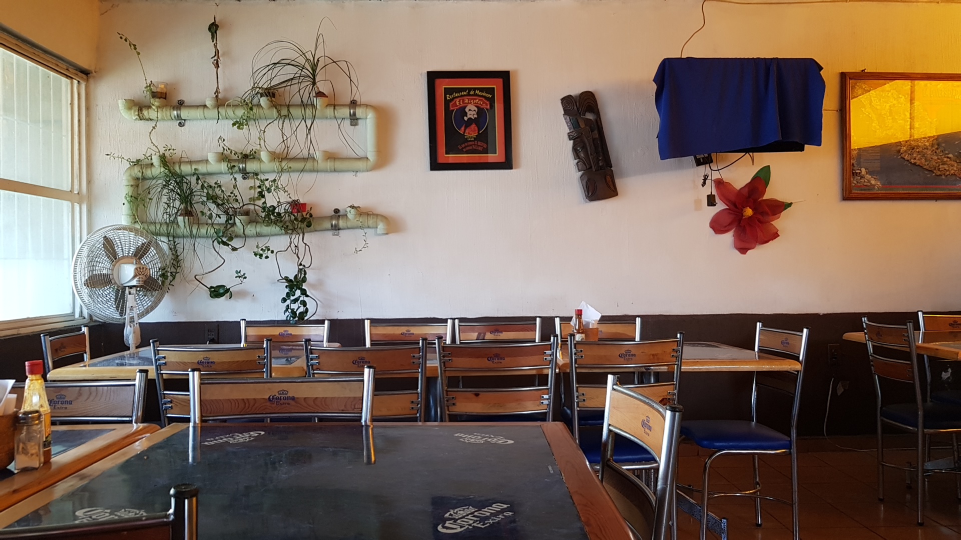 Nicos Restaurant image 1