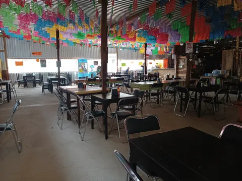 Restaurante La Chatita buffet de mariscos,comida oaxaqueña y carnes asadas al carbón image 1