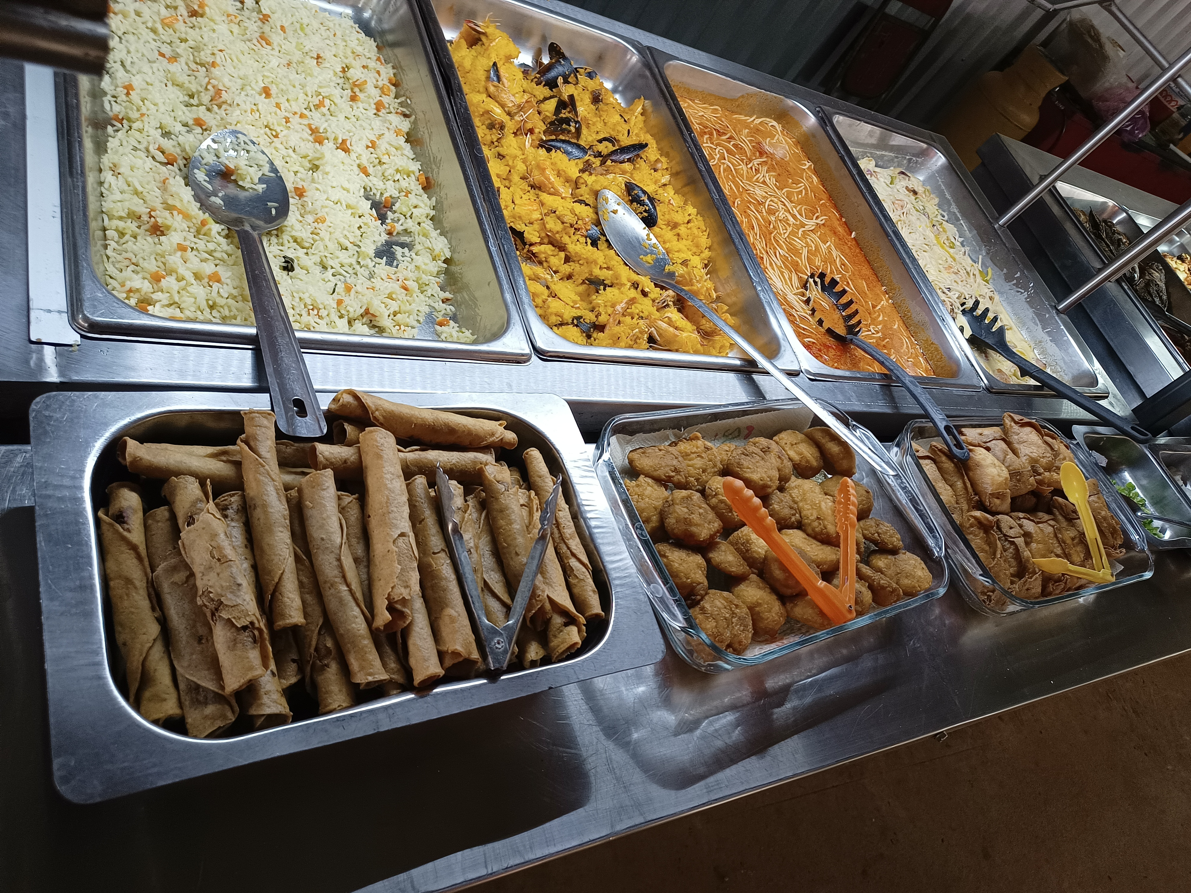 Restaurante La Chatita buffet de mariscos,comida oaxaqueña y carnes asadas al carbón image 2