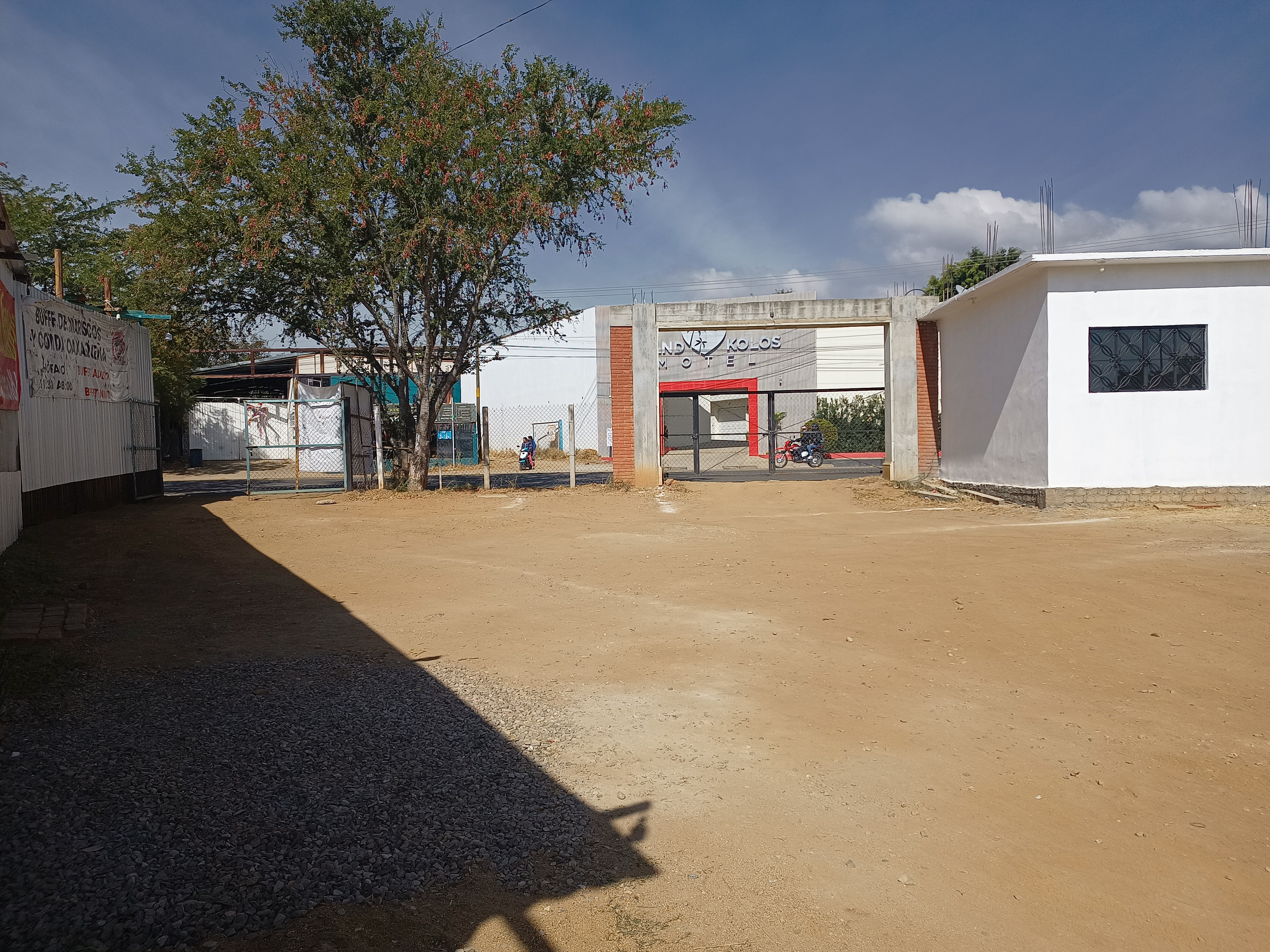 Restaurante La Chatita buffet de mariscos,comida oaxaqueña y carnes asadas al carbón image 7