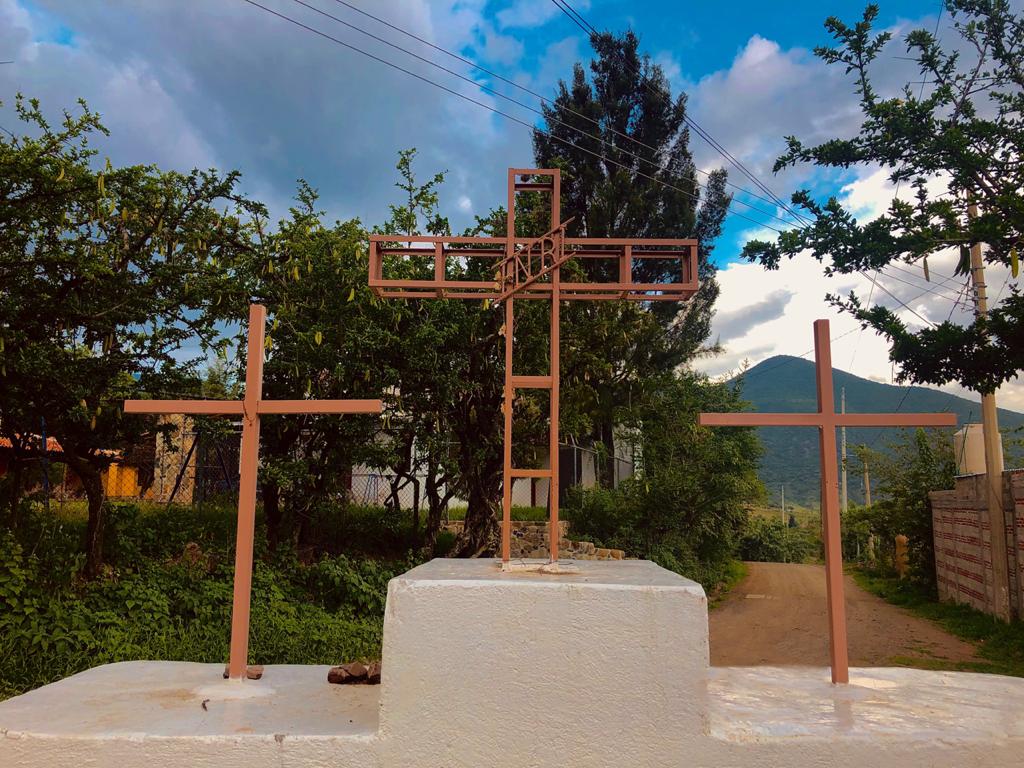 Las Tres Cruces image 1